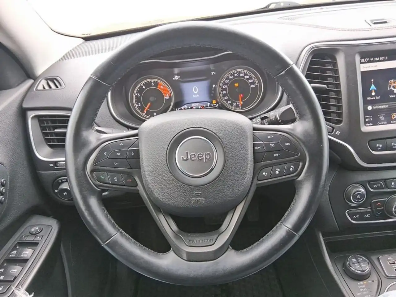 Jeep Cherokee снимка Jeep Cherokee
