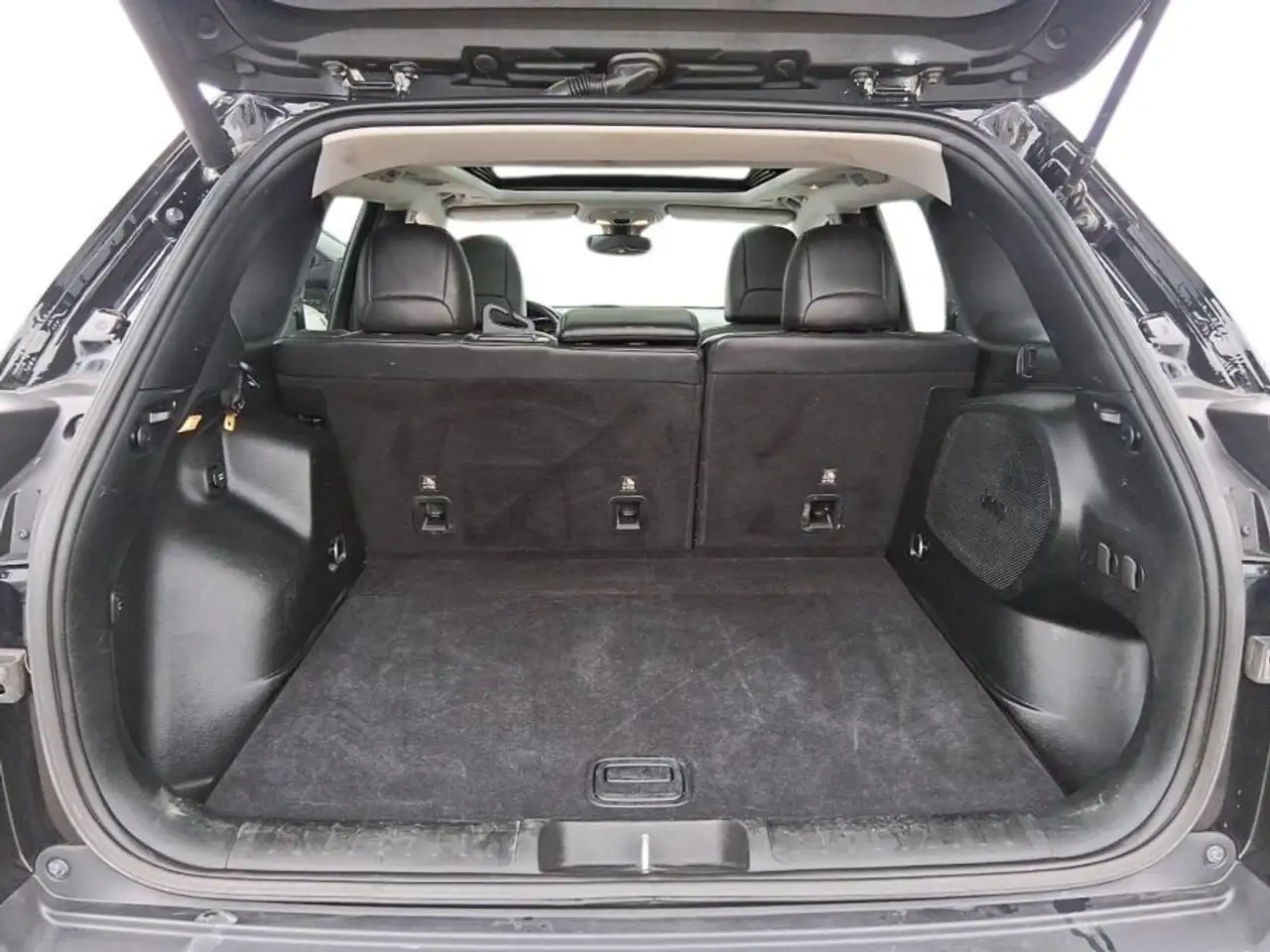 Jeep Cherokee снимка Jeep Cherokee