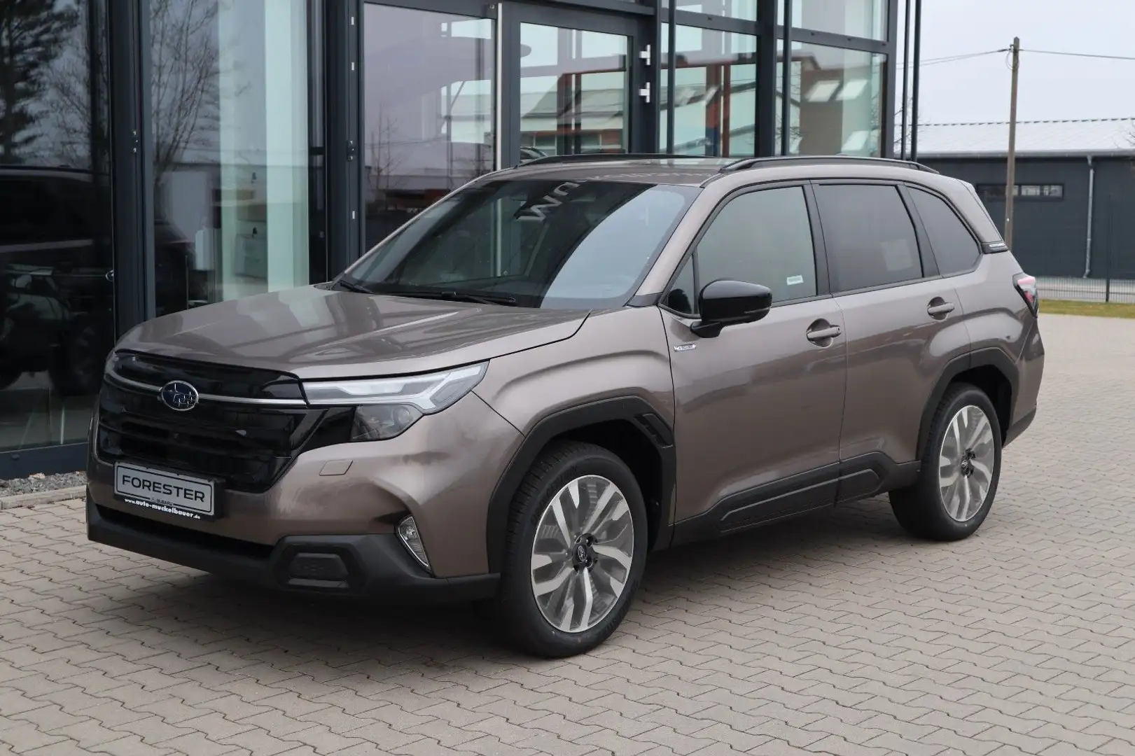 Subaru Forester 2.0ie Platinum  MJ2025 sofort Marrón - 2