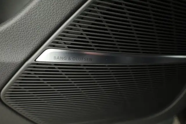 Audi Q8 50 TDI quattro qu S-LINE, Standheizung, HuD, Lu... Ansicht 10