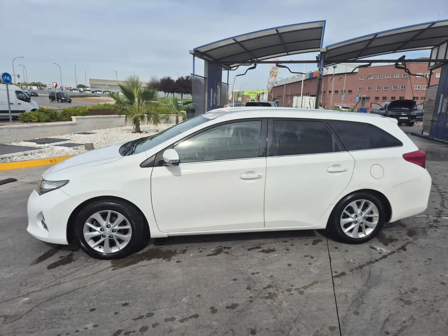 Toyota Auris Auris Touring Sports 130 Active ECO GLP Blanco - 2