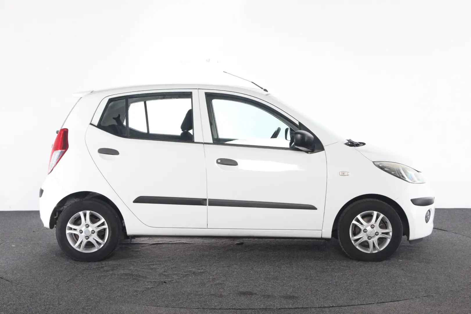 Hyundai i10 1.1 Active Cool Wit - 2