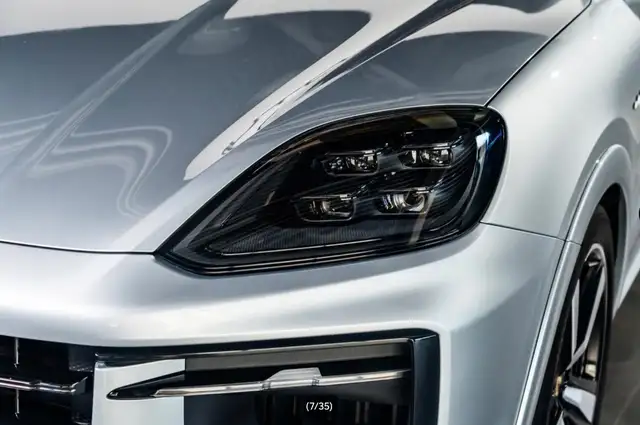 Porsche Cayenne view 7