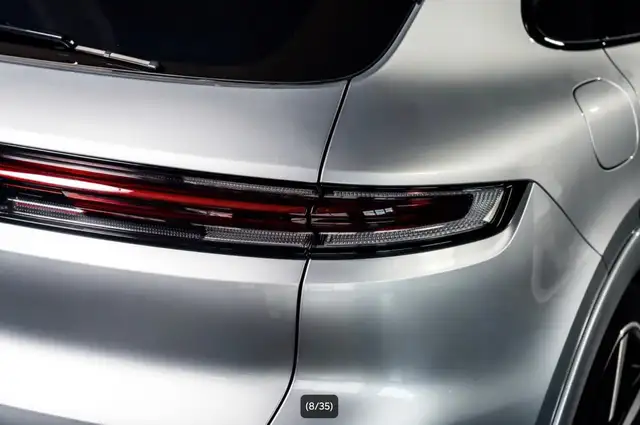 Porsche Cayenne view 8