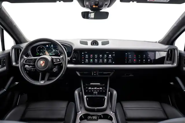 Porsche Cayenne view 11