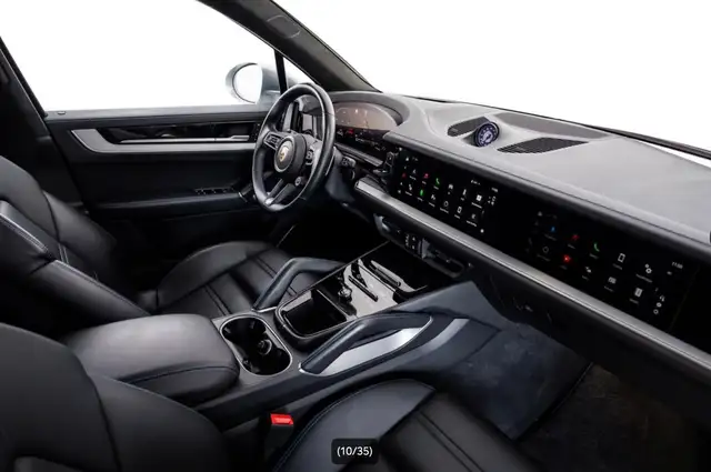 Porsche Cayenne view 10