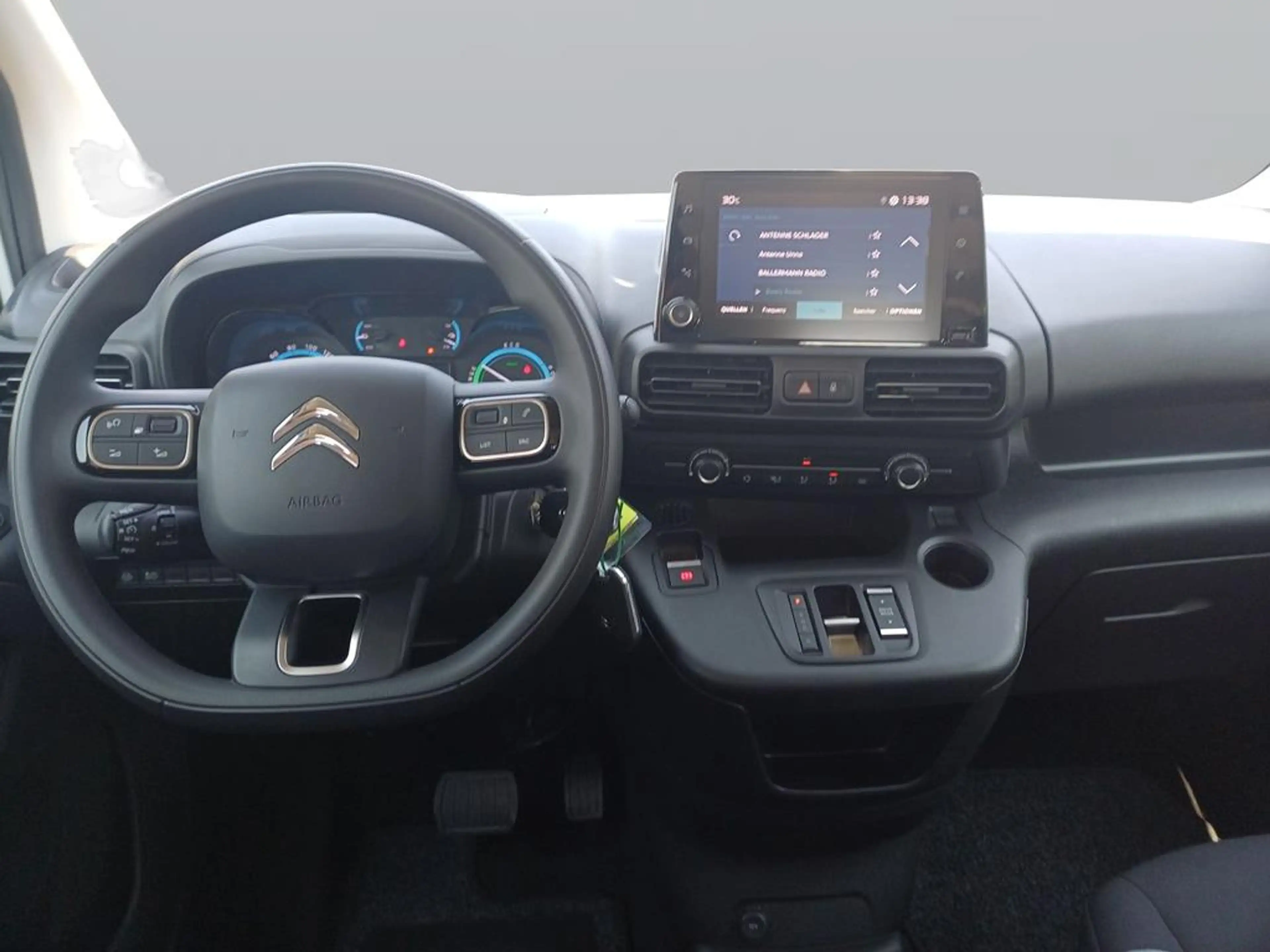Citroen Berlingo ë-Berlingo M Elektromotor 136 Feel — photo 10