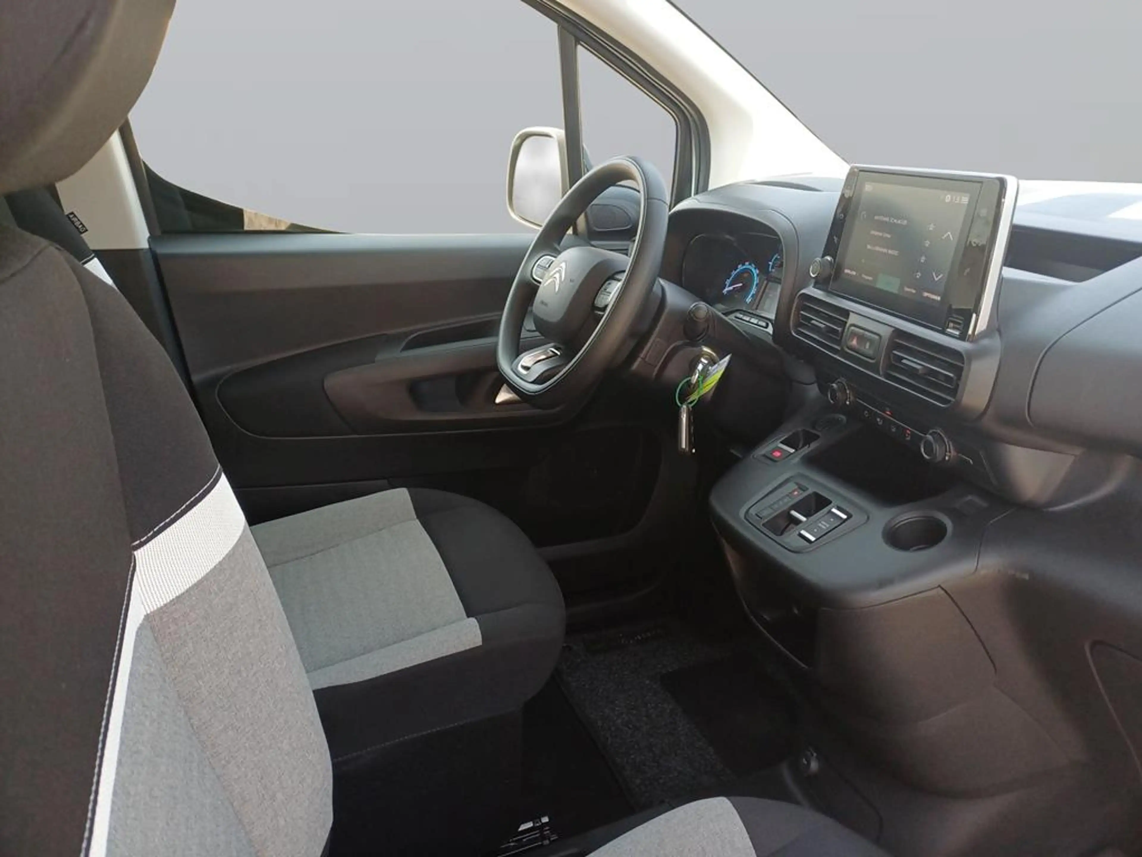 Citroen Berlingo ë-Berlingo M Elektromotor 136 Feel — photo 11