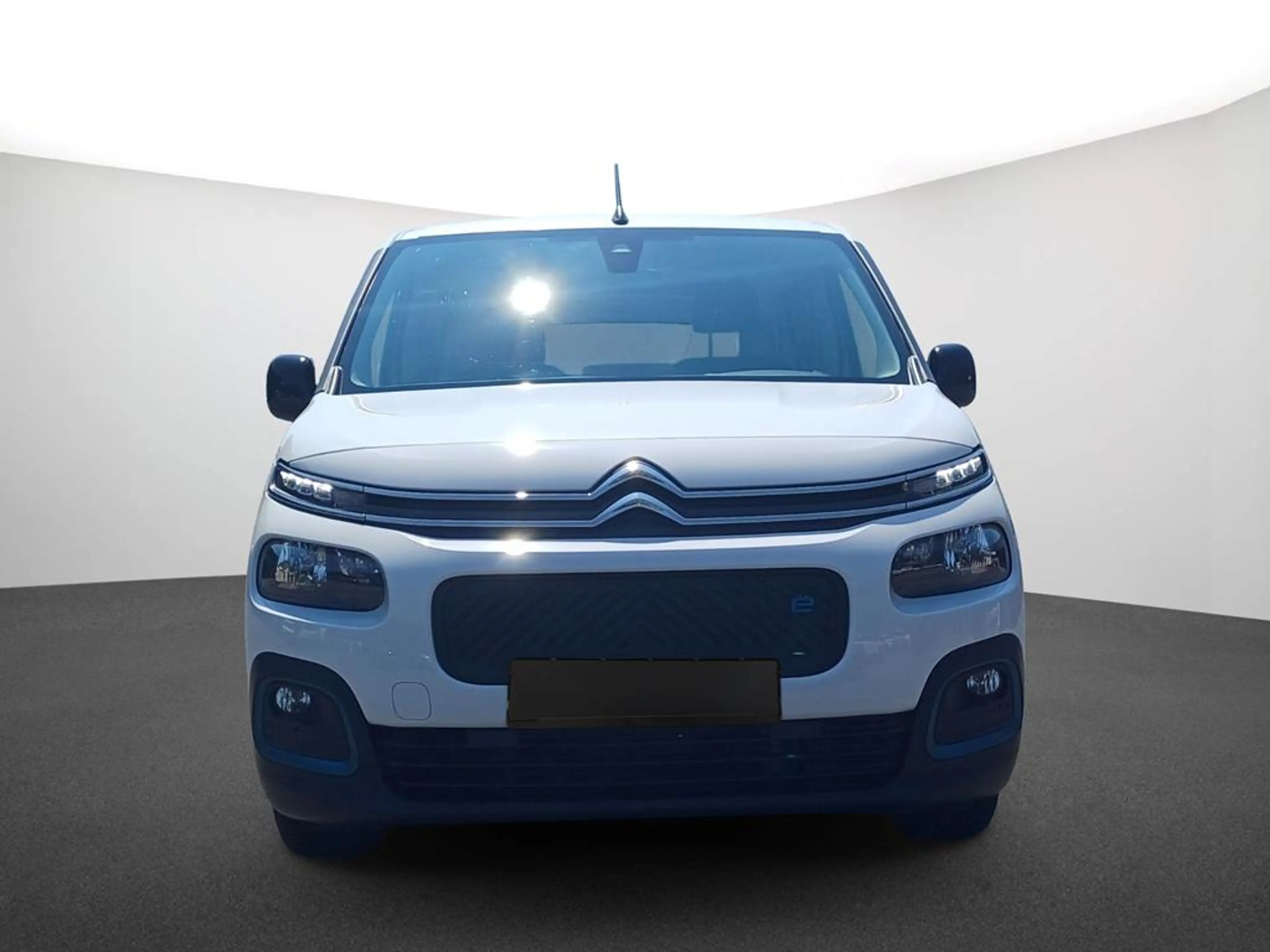 Citroen Berlingo ë-Berlingo M Elektromotor 136 Feel — photo 2