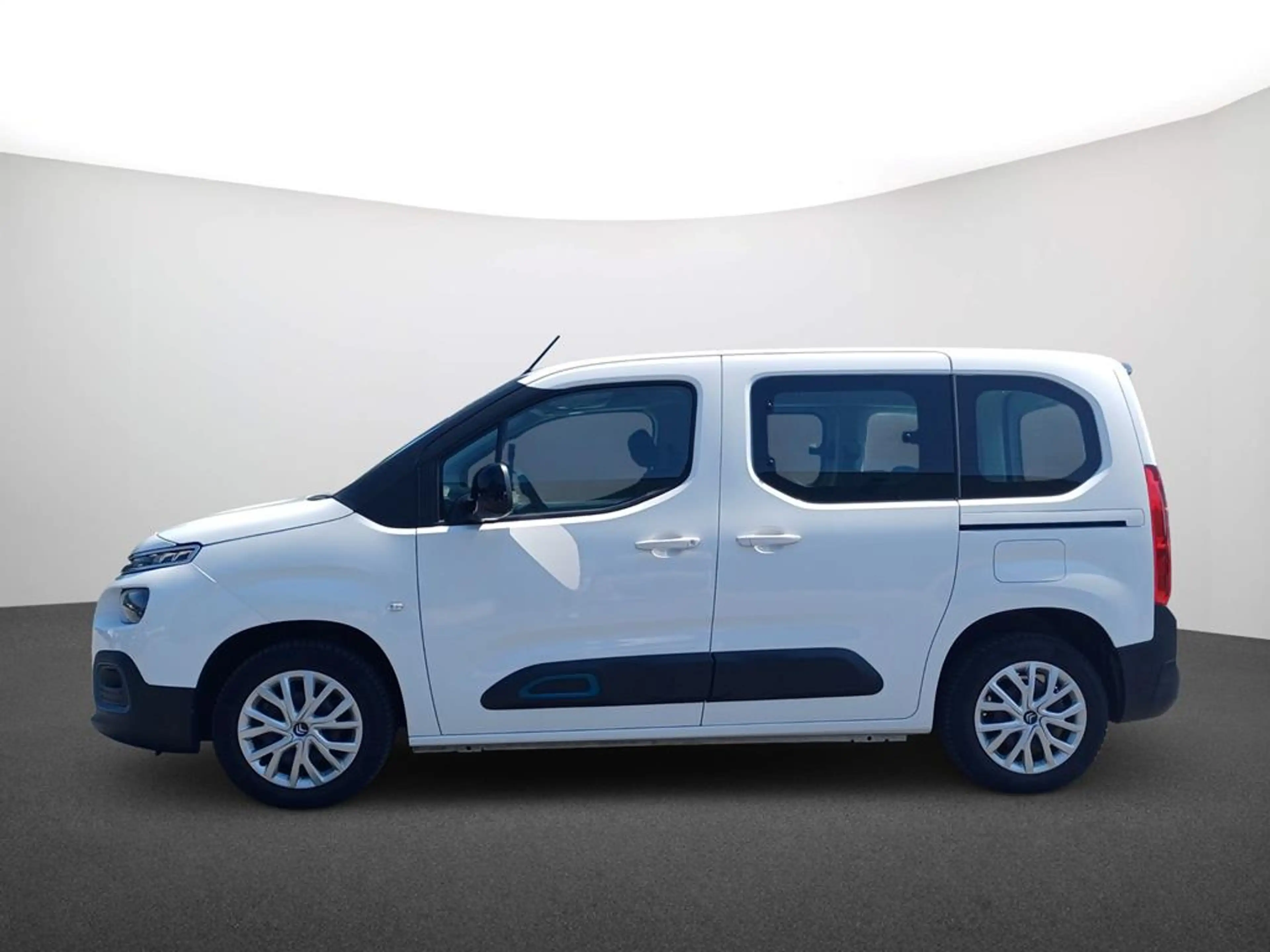 Citroen Berlingo ë-Berlingo M Elektromotor 136 Feel — photo 4