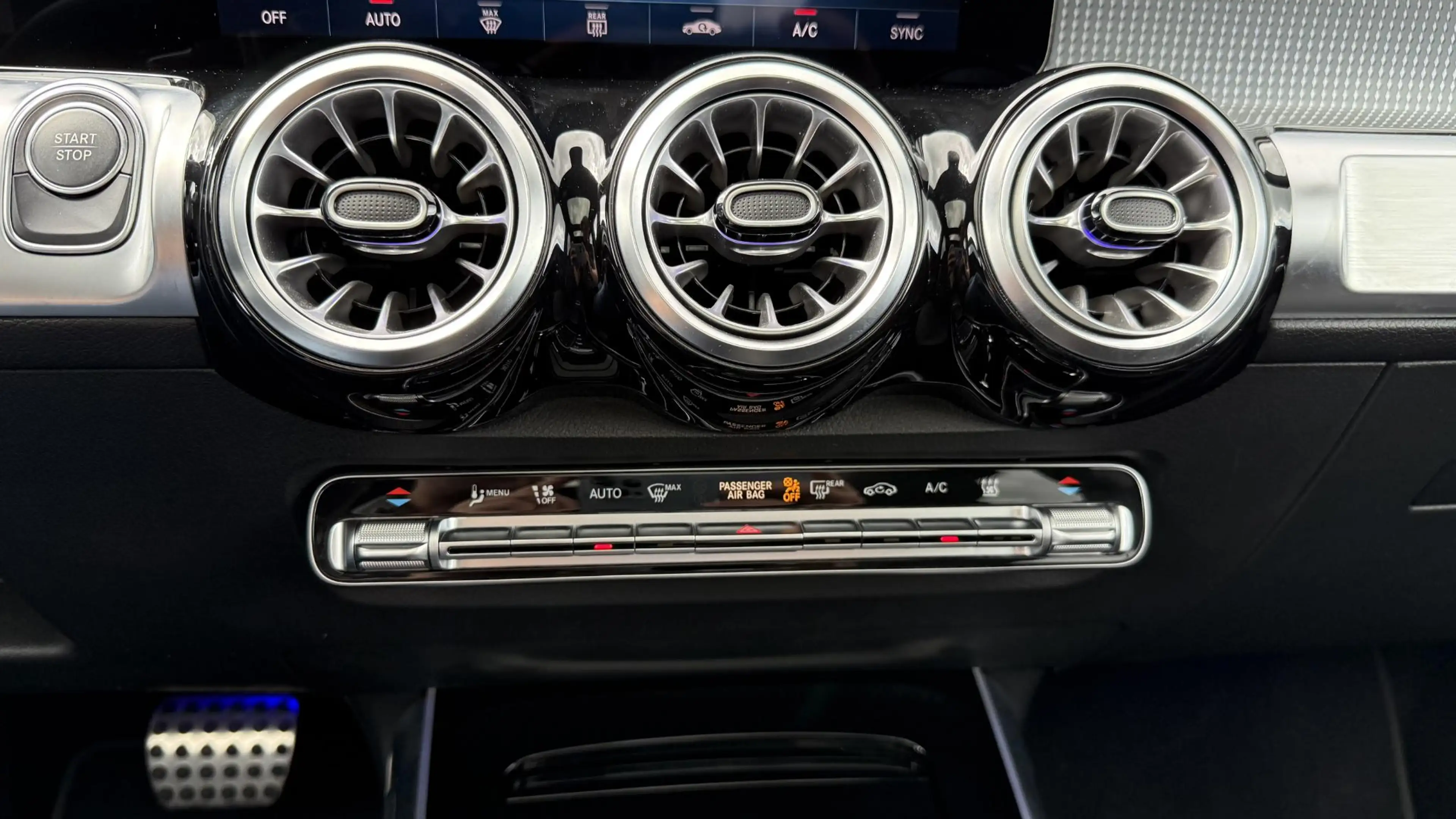 Mercedes-Benz EQB 250 AMG Line 67 kWh — photo 28