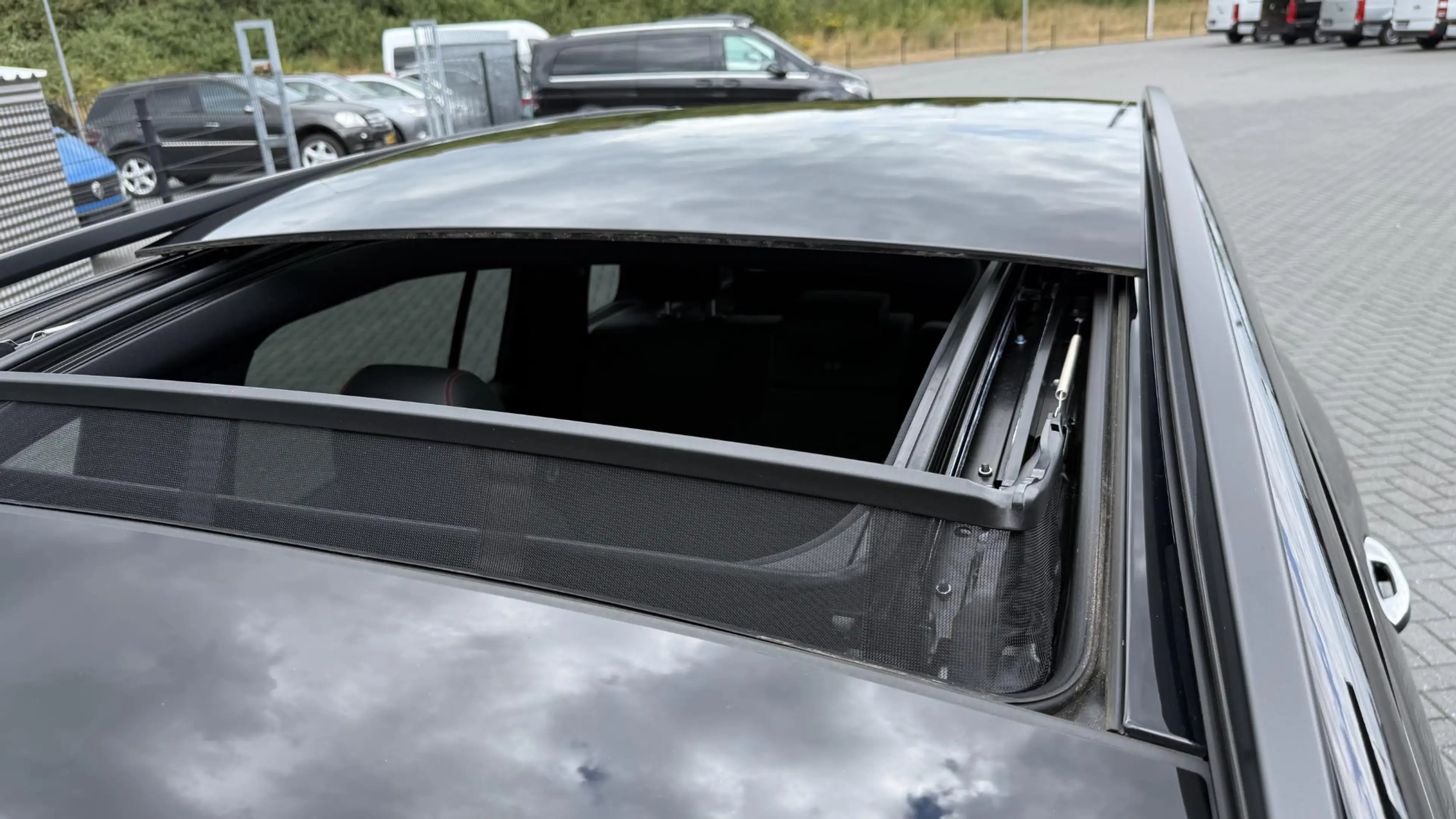 Mercedes-Benz EQB 250 AMG Line 67 kWh — photo 14