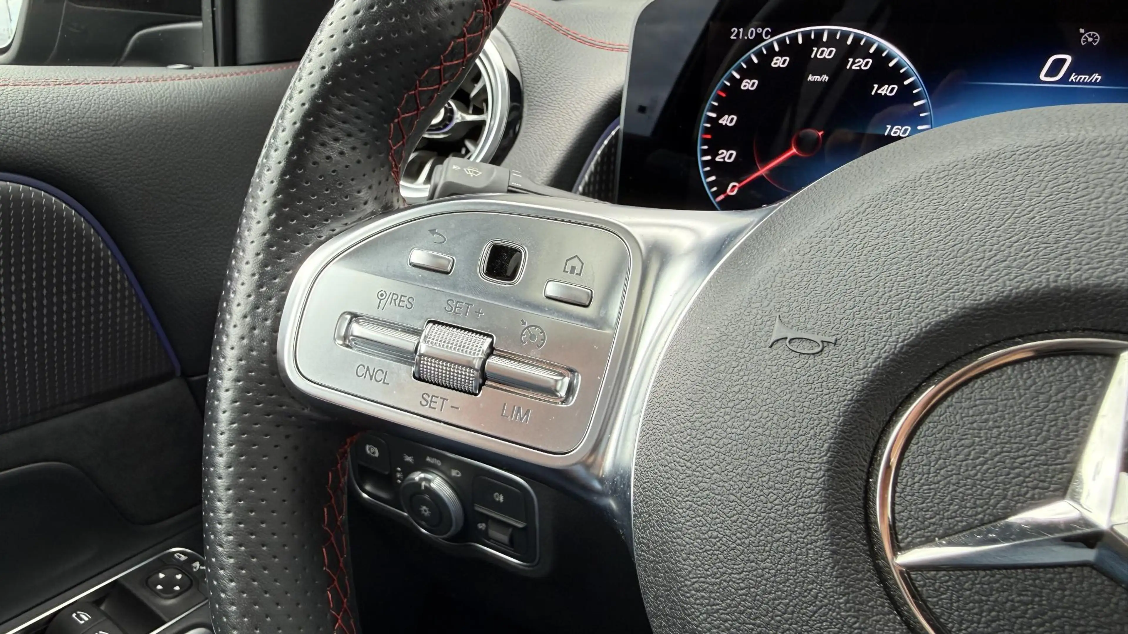 Mercedes-Benz EQB 250 AMG Line 67 kWh — photo 8