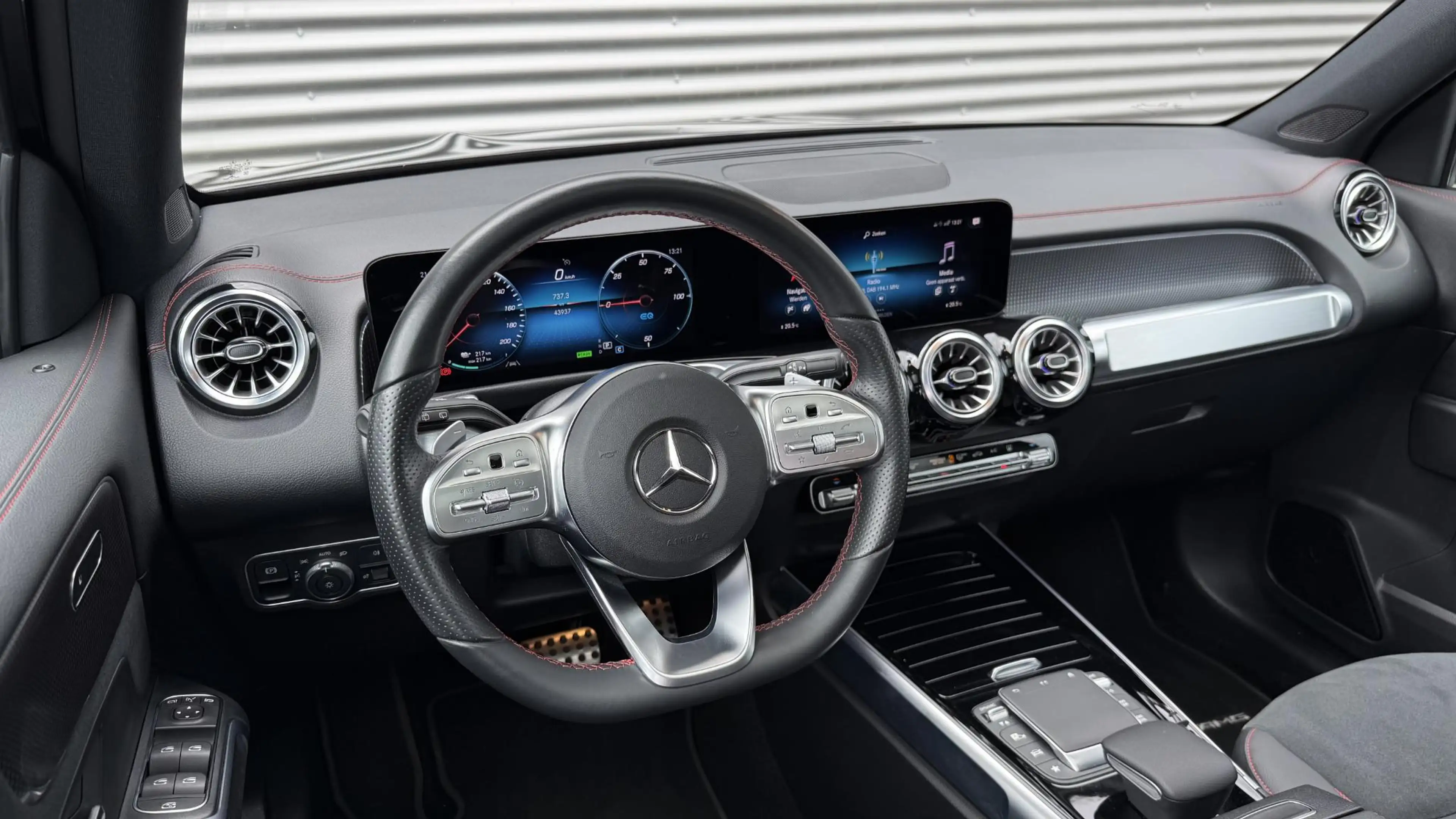 Mercedes-Benz EQB 250 AMG Line 67 kWh — photo 6