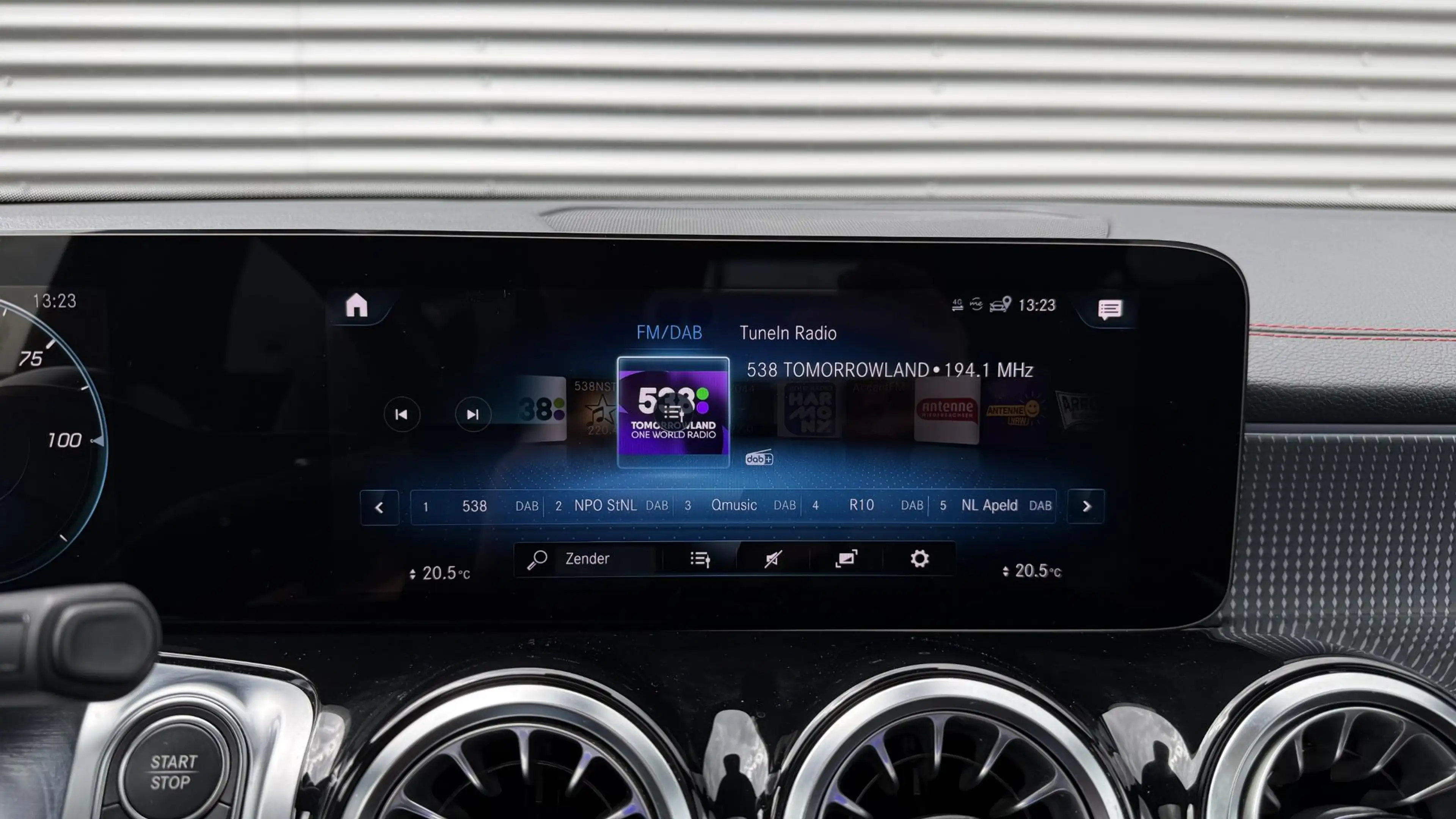 Mercedes-Benz EQB 250 AMG Line 67 kWh — photo 19