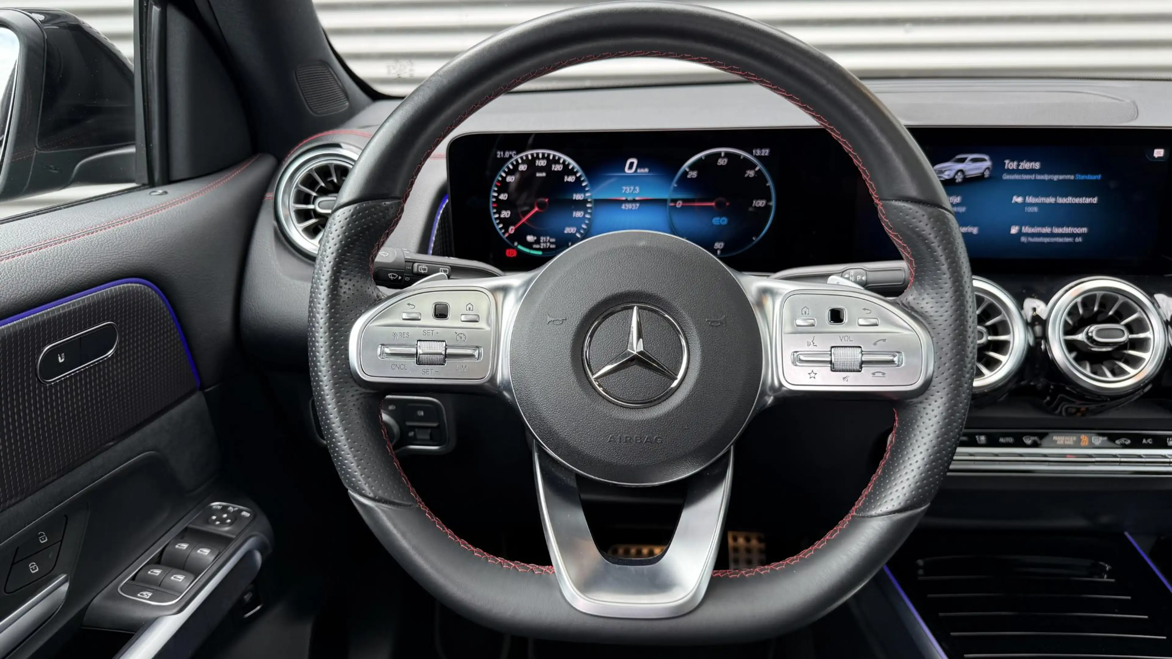 Mercedes-Benz EQB 250 AMG Line 67 kWh — photo 16