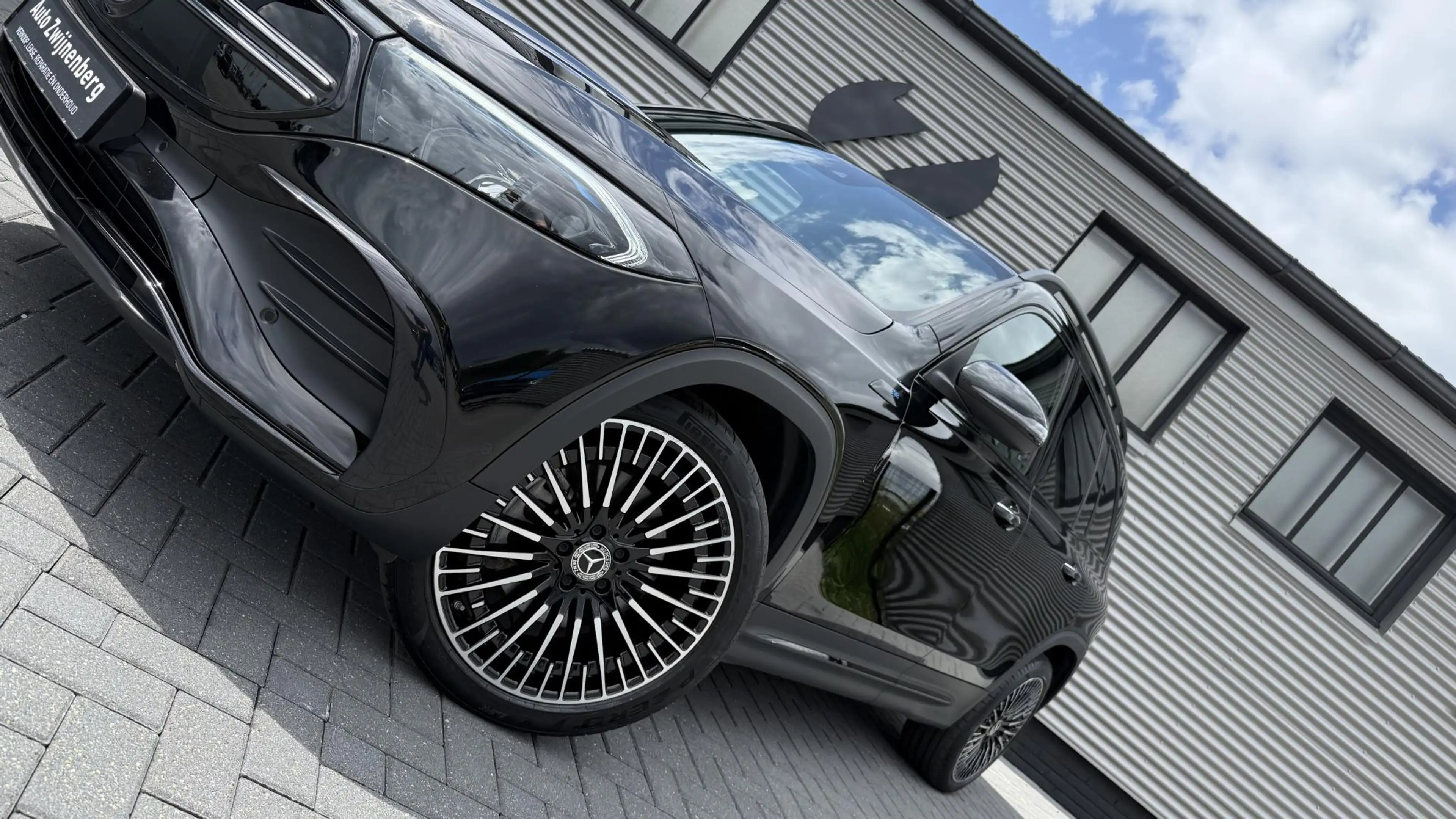 Mercedes-Benz EQB 250 AMG Line 67 kWh — photo 2