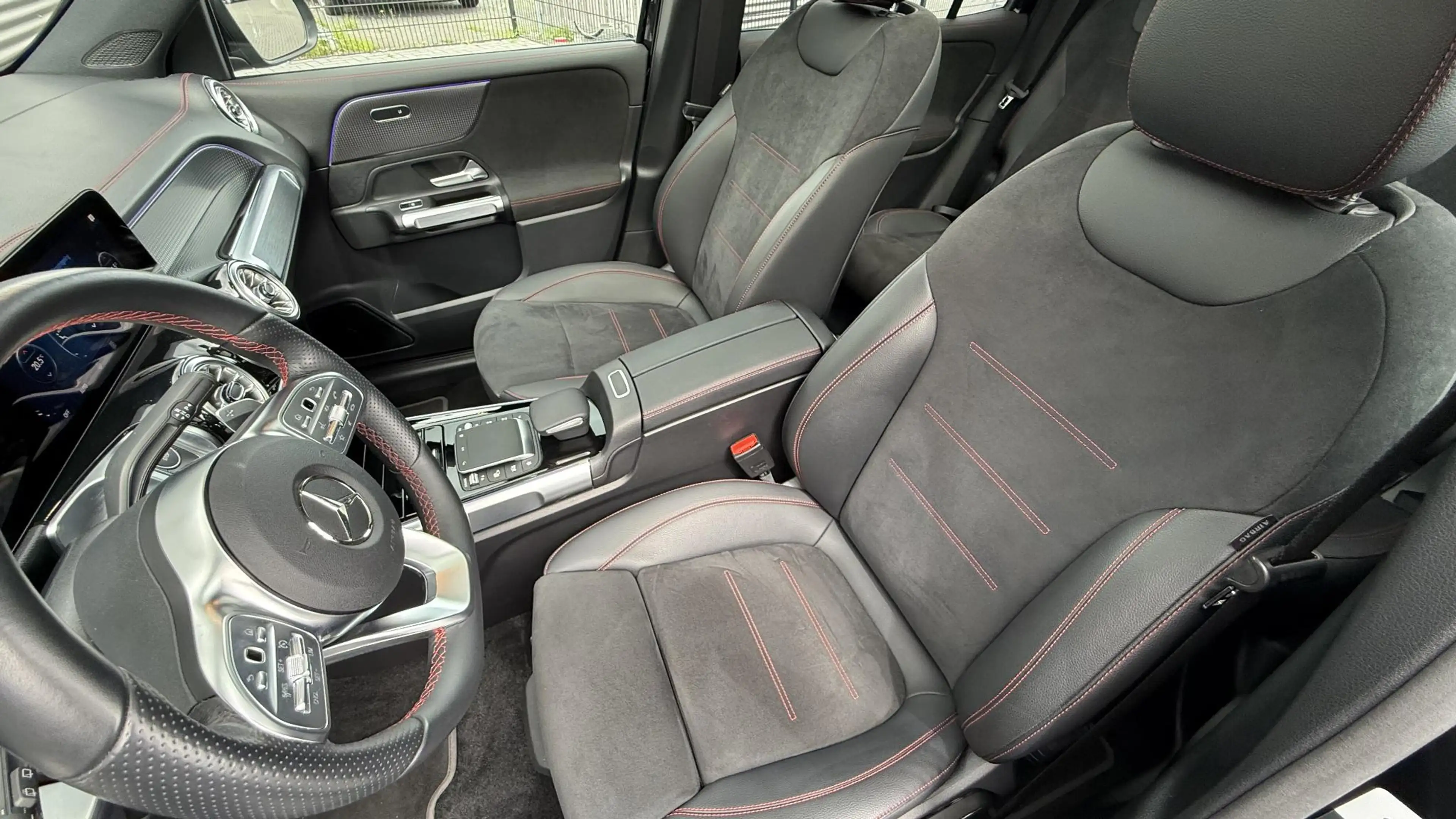 Mercedes-Benz EQB 250 AMG Line 67 kWh — photo 5