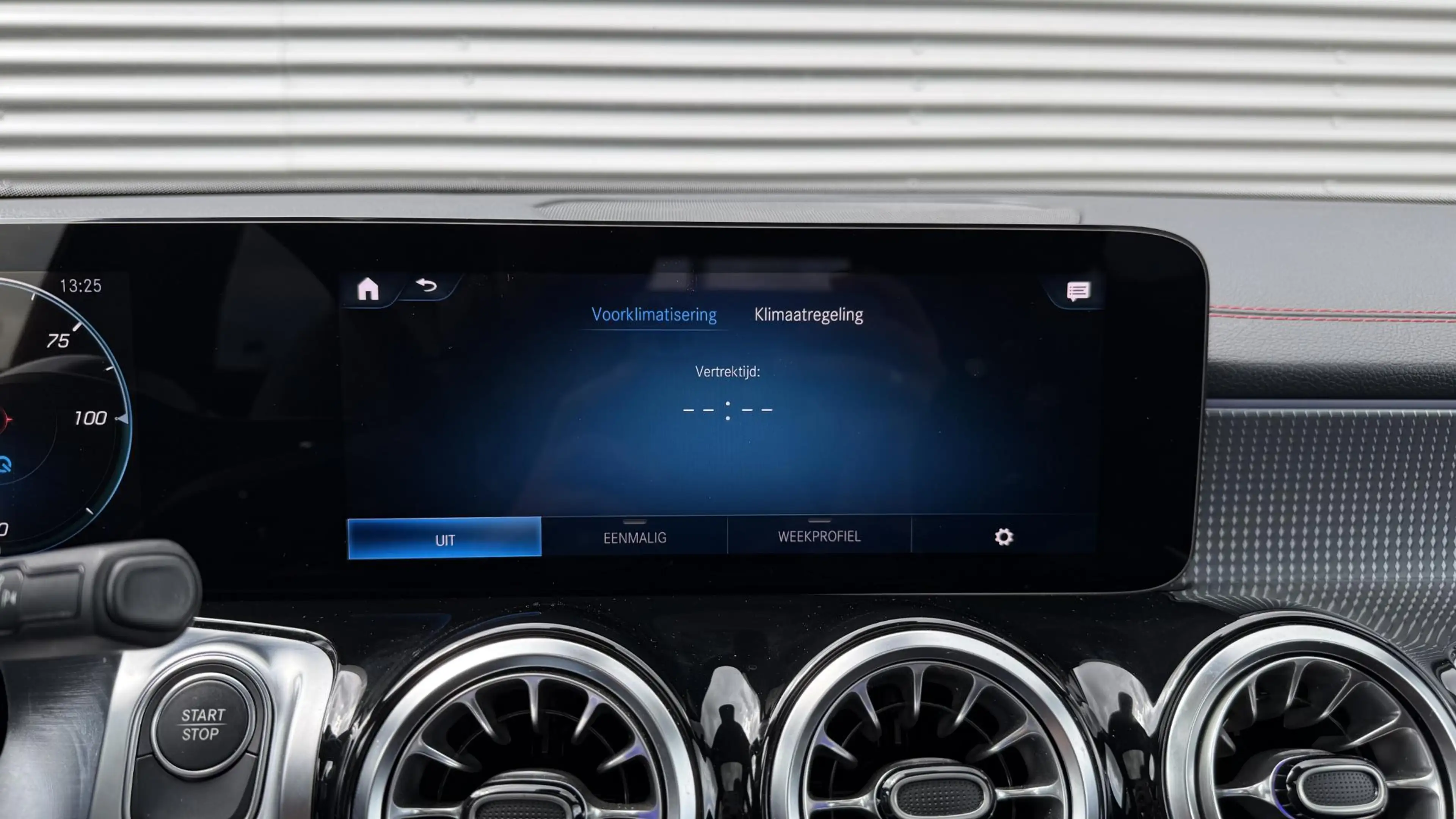Mercedes-Benz EQB 250 AMG Line 67 kWh — photo 26