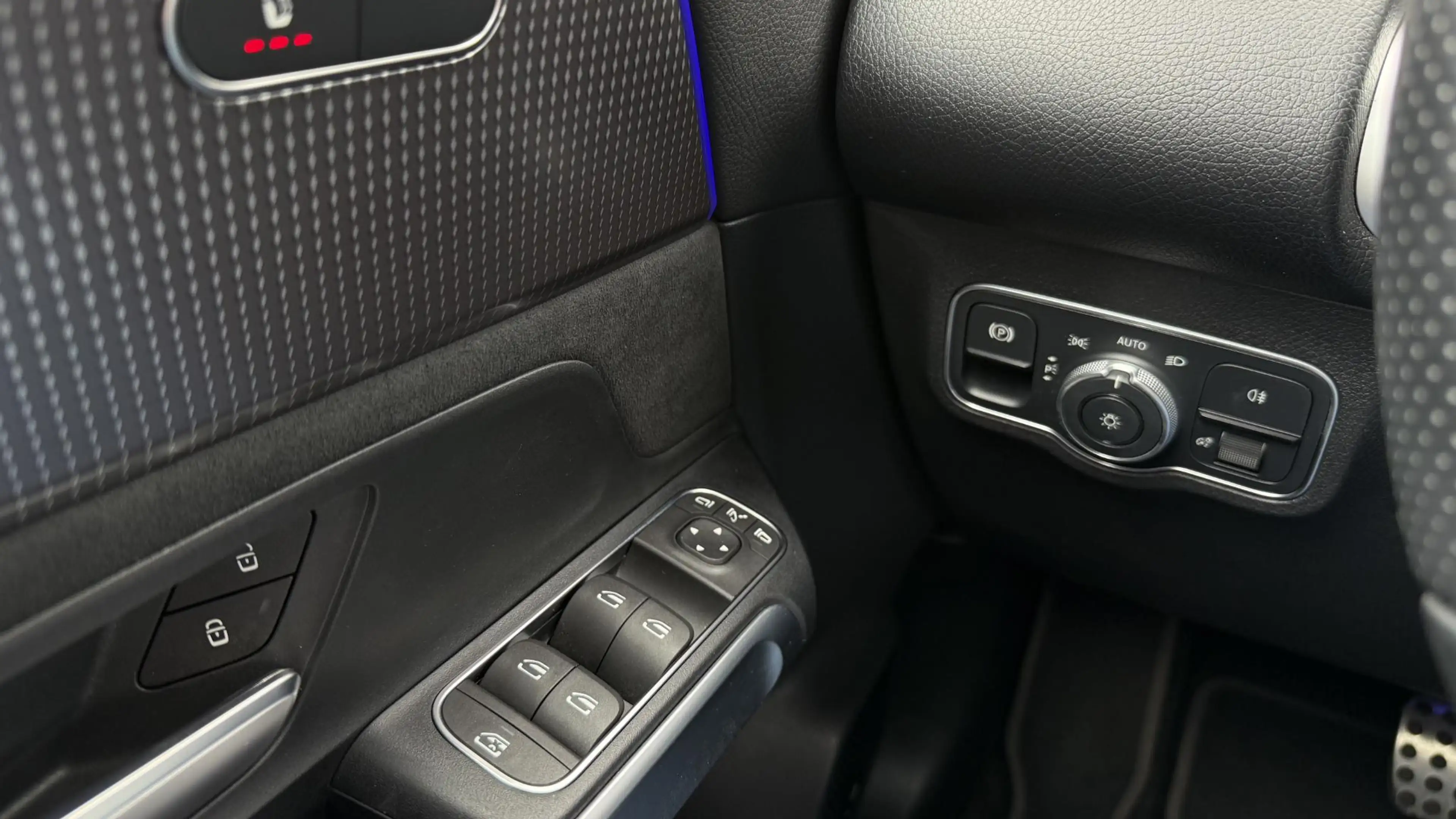 Mercedes-Benz EQB 250 AMG Line 67 kWh — photo 24