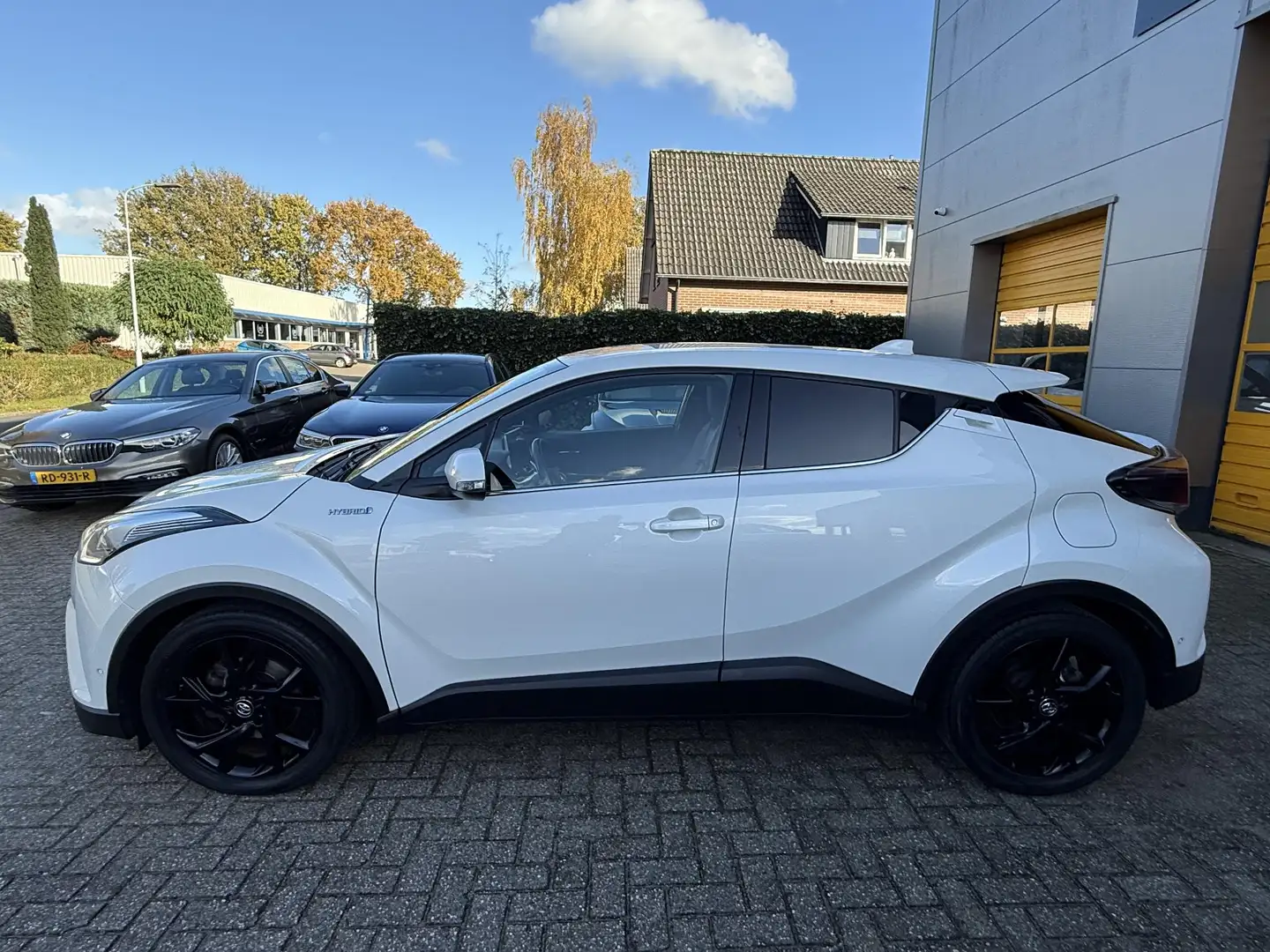 Toyota C-HR 1.8 Hybrid 122PK Executive•Leder•JBL•Navi Wit - 2