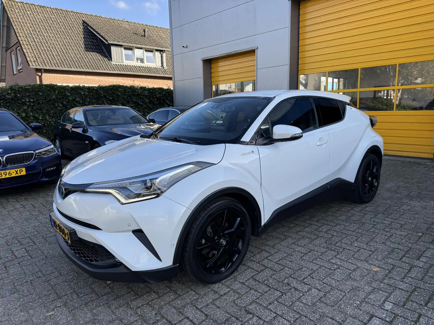 Toyota C-HR 1.8 Hybrid 122PK Executive•Leder•JBL•Navi Blanc - 1