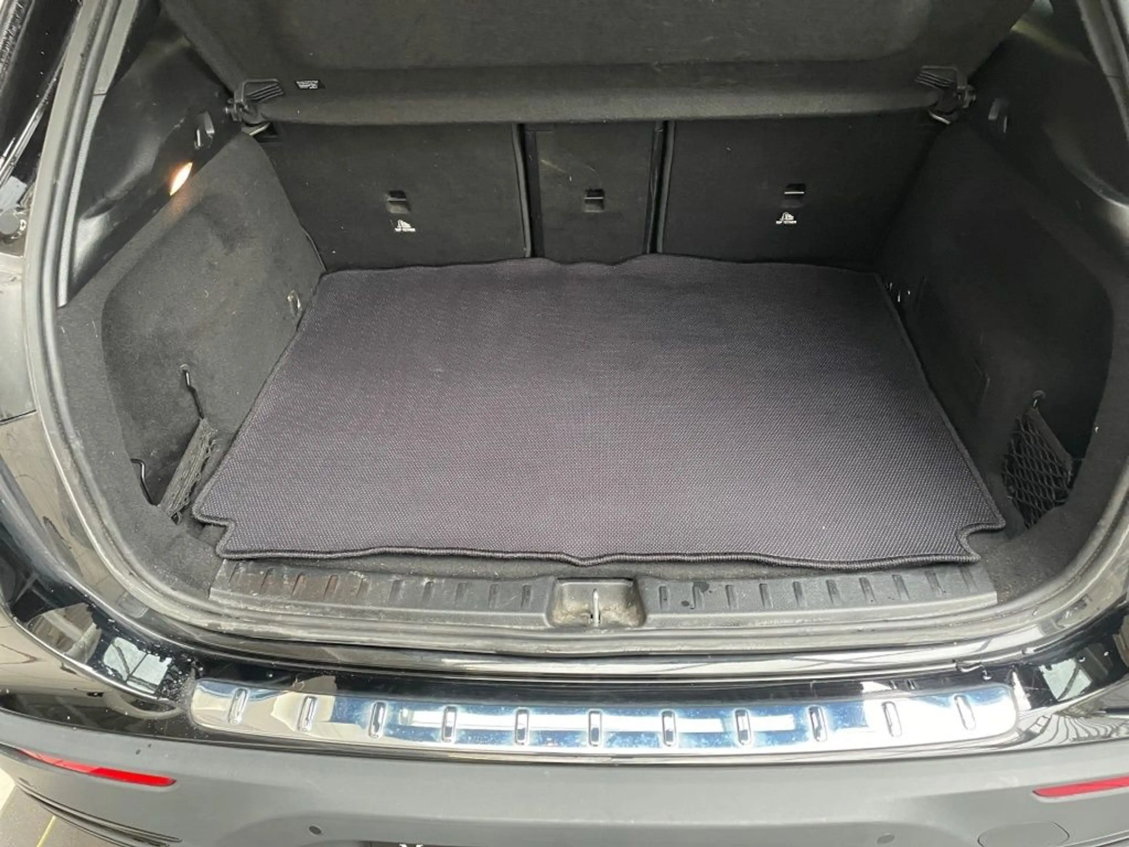 Mercedes-Benz EQA 300 4M MBUX+Night+Progressive+Ambiente+AHK — photo 10