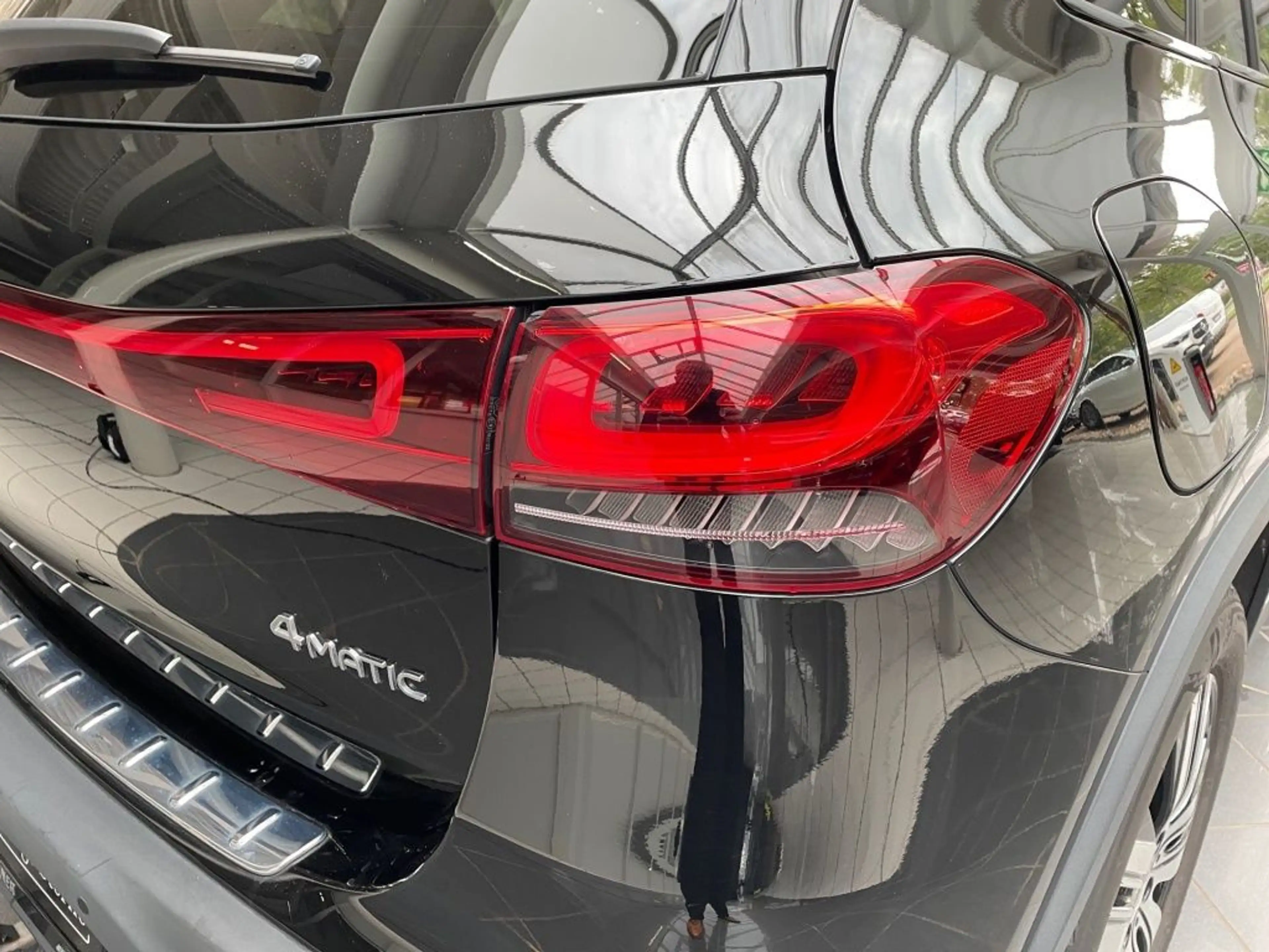Mercedes-Benz EQA 300 4M MBUX+Night+Progressive+Ambiente+AHK — photo 11