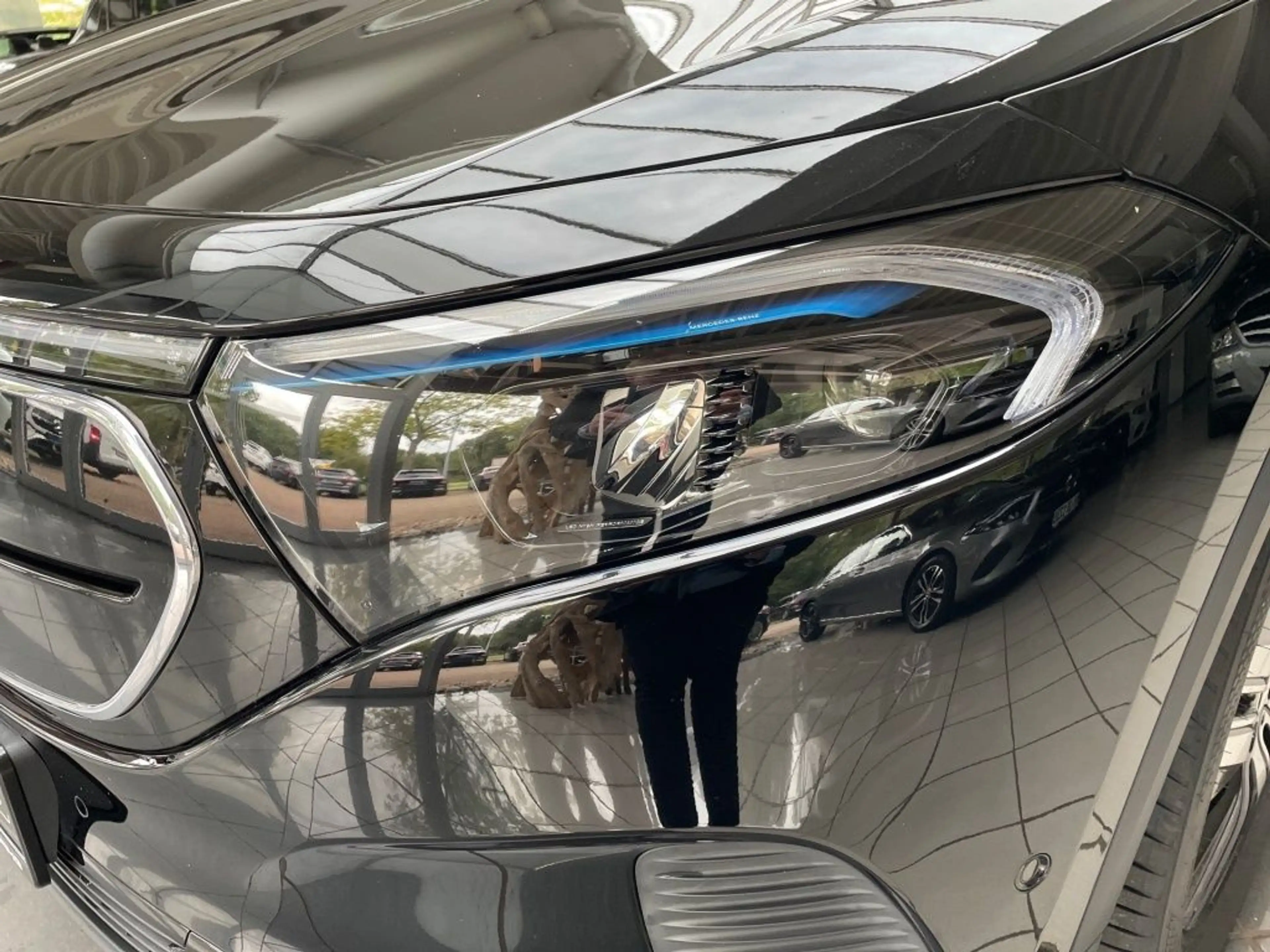 Mercedes-Benz EQA 300 4M MBUX+Night+Progressive+Ambiente+AHK — photo 2
