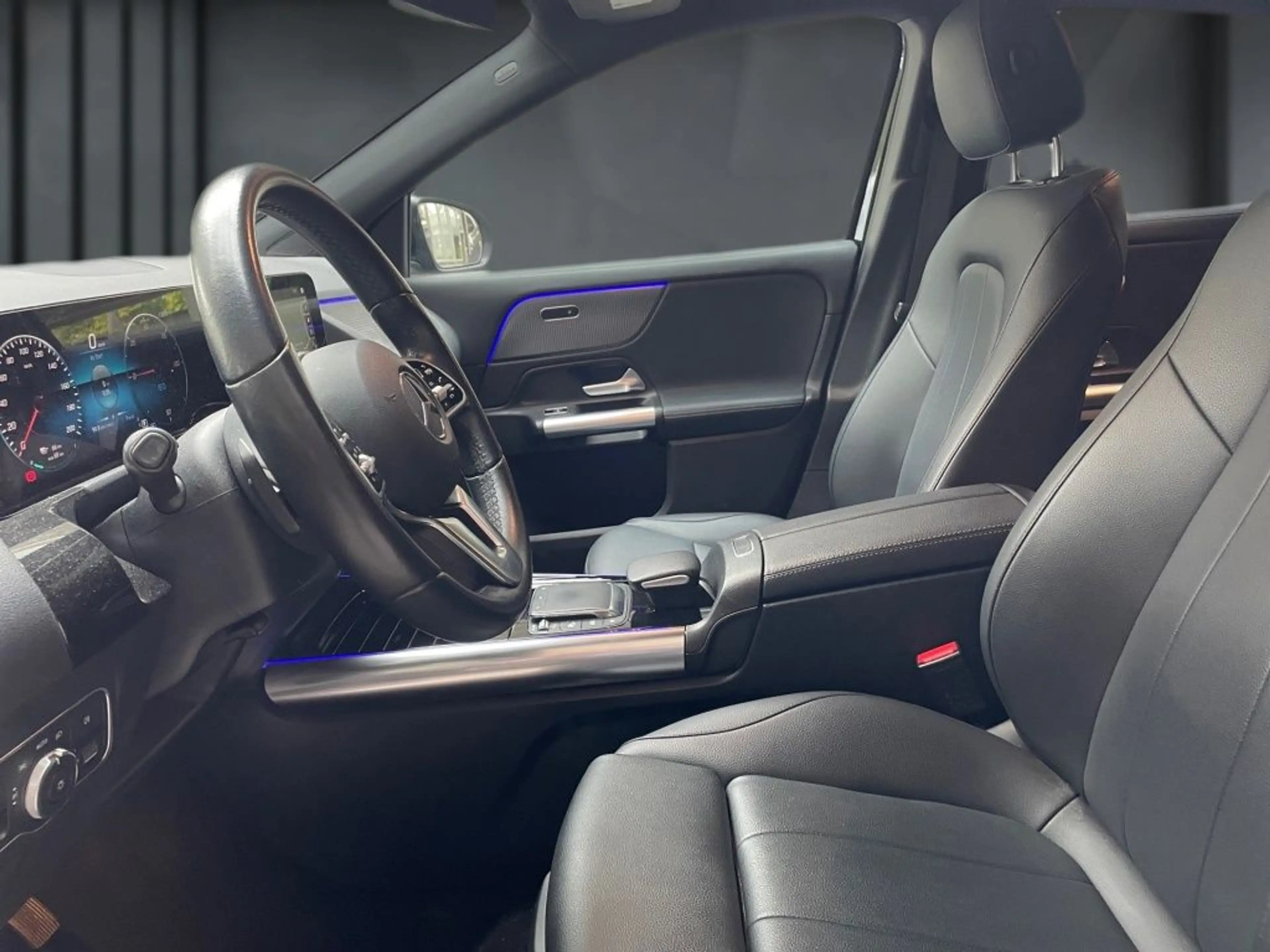Mercedes-Benz EQA 300 4M MBUX+Night+Progressive+Ambiente+AHK — photo 7