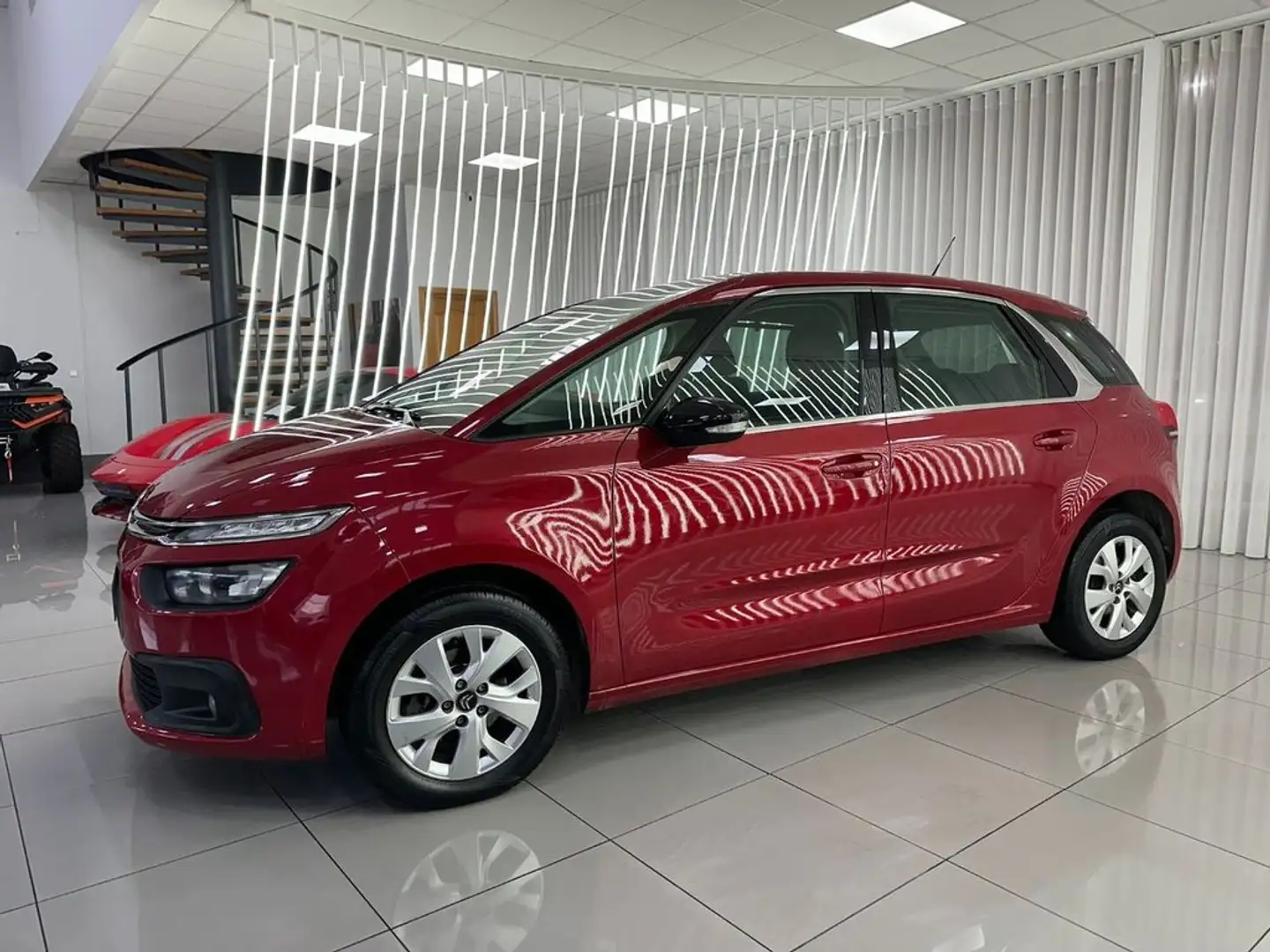 Citroen C4 BlueHDi 88KW 120CV SS Live Rot - 2
