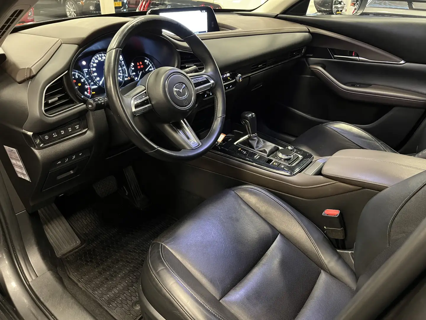Mazda CX-30 2.0 SkyActiv-X 180PK Luxury i-Activesense Automaat Gris - 2
