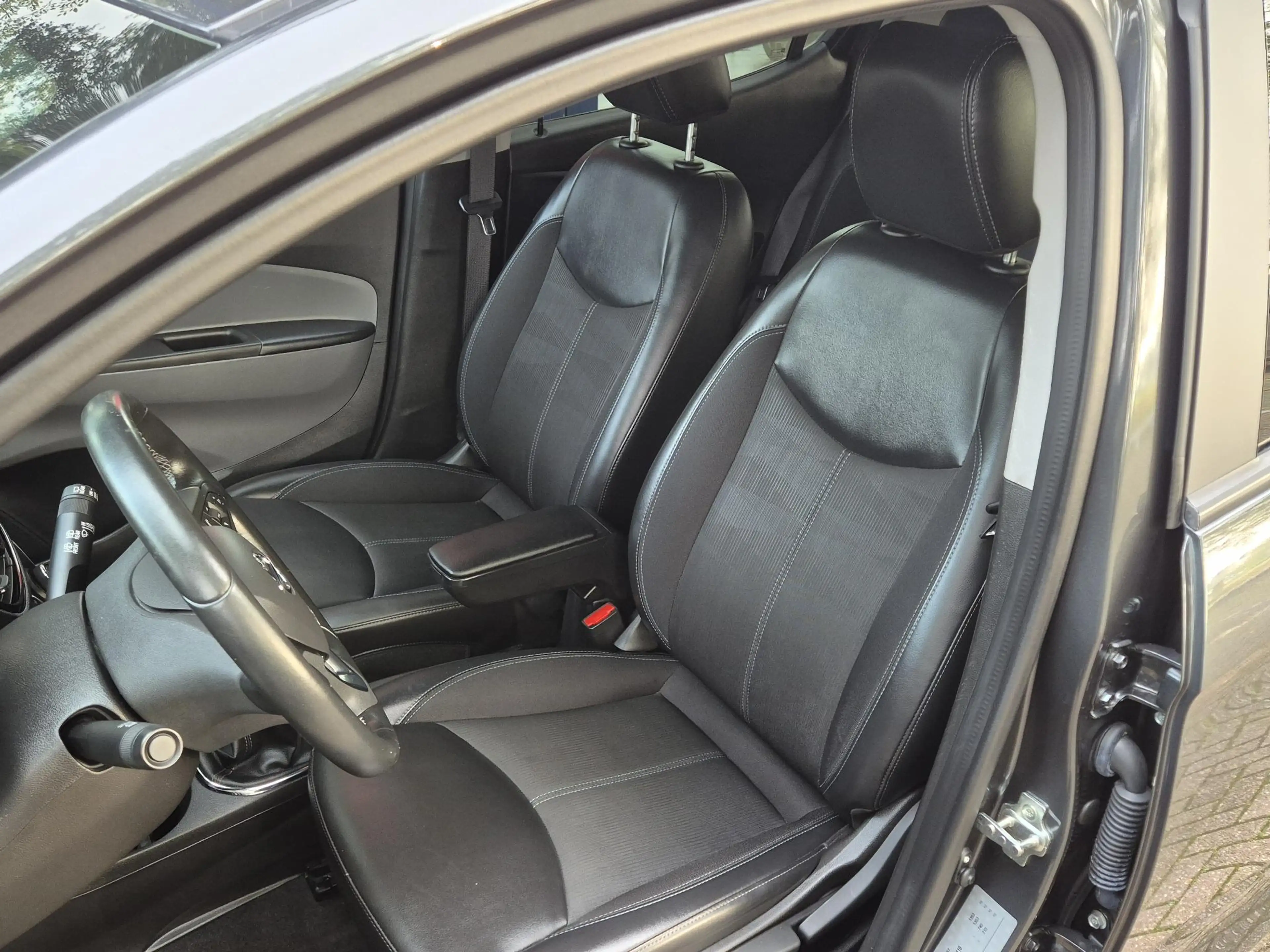 Opel Karl 1.0 ecoFLEX Innovation | Climate Control | Licht m — photo 11
