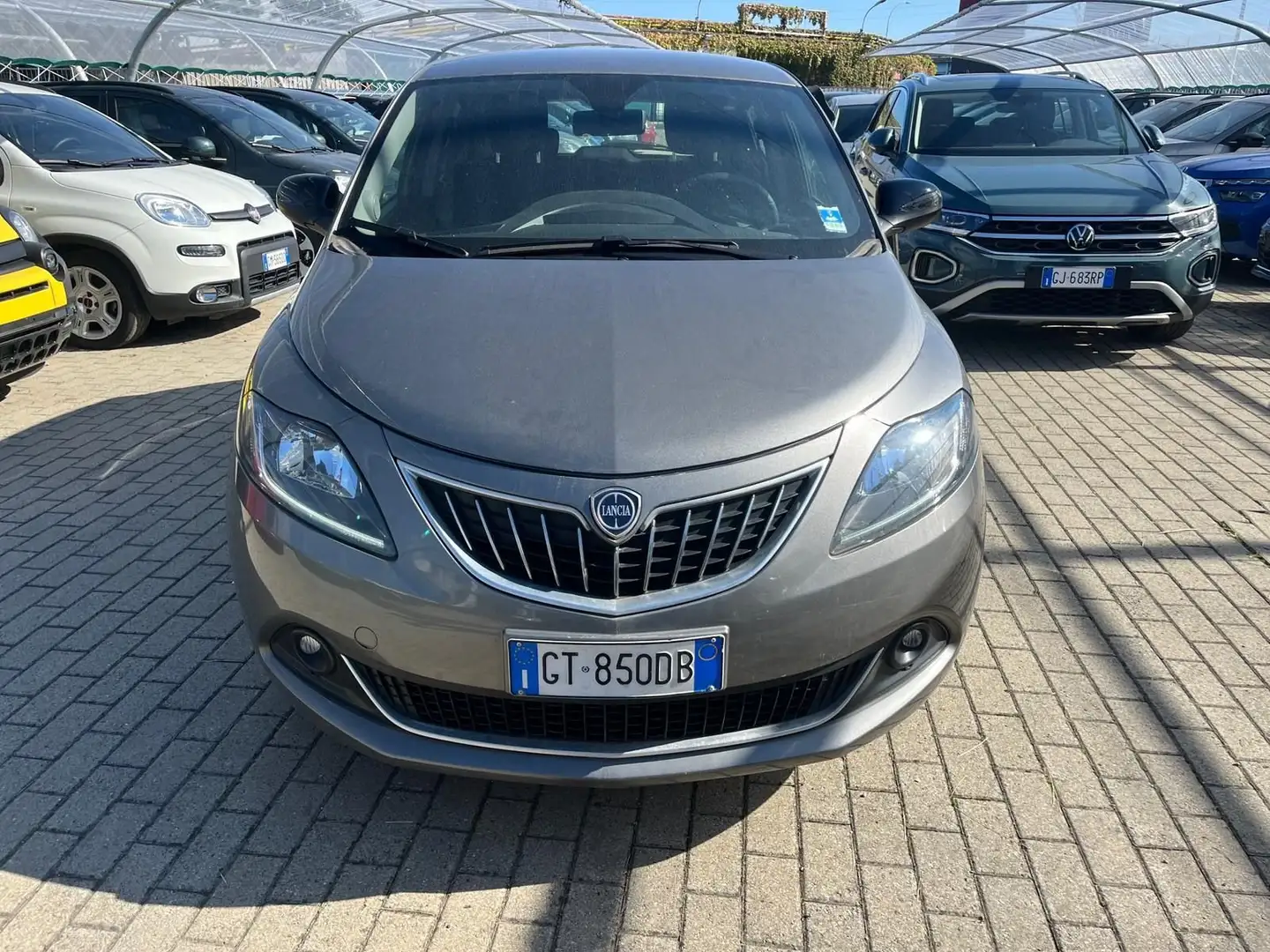 Lancia Ypsilon Ypsilon 1.0 FireFly 5 porte S&S Hybrid Platino Grigio - 2