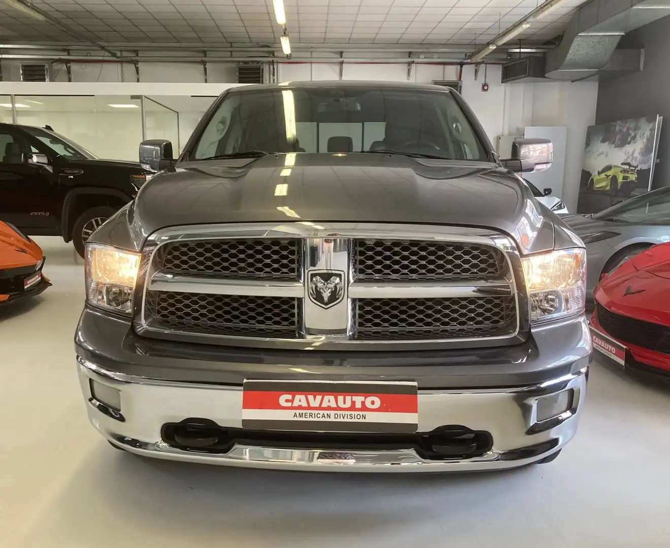 Dodge RAM RAM LARAMIE 1500 V8 5.7 hemi automatico Grigio - 2