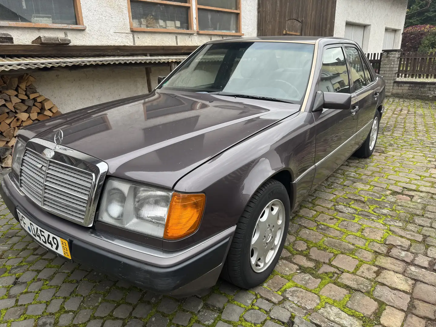 Mercedes-Benz E 260 Klimaautomat,Oldtimer,Tempomat - 1