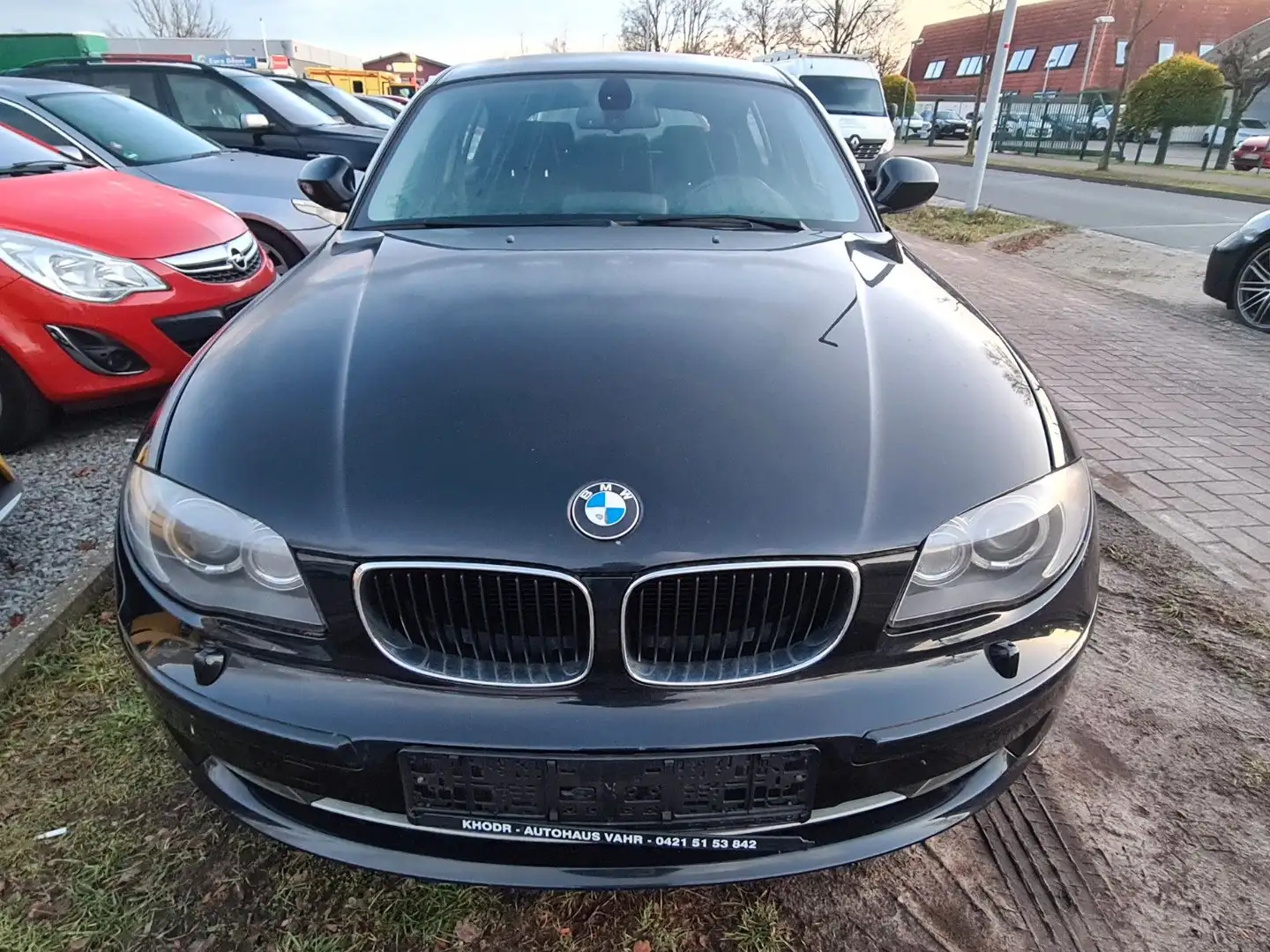 BMW 118 Baureihe 1 Lim. 118i Schwarz - 2