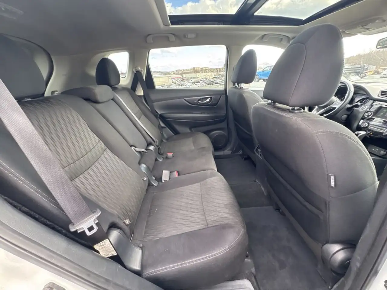 Nissan Rogue снимка Nissan Rogue