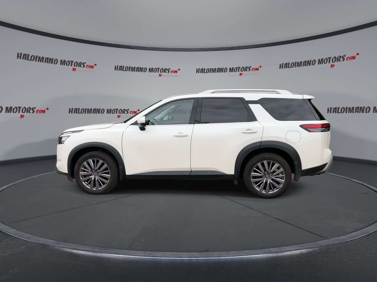 2024 Nissan Pathfinder SL 4WD | Leather Seats | 360 Camera | Heated Steer — снимка 1
