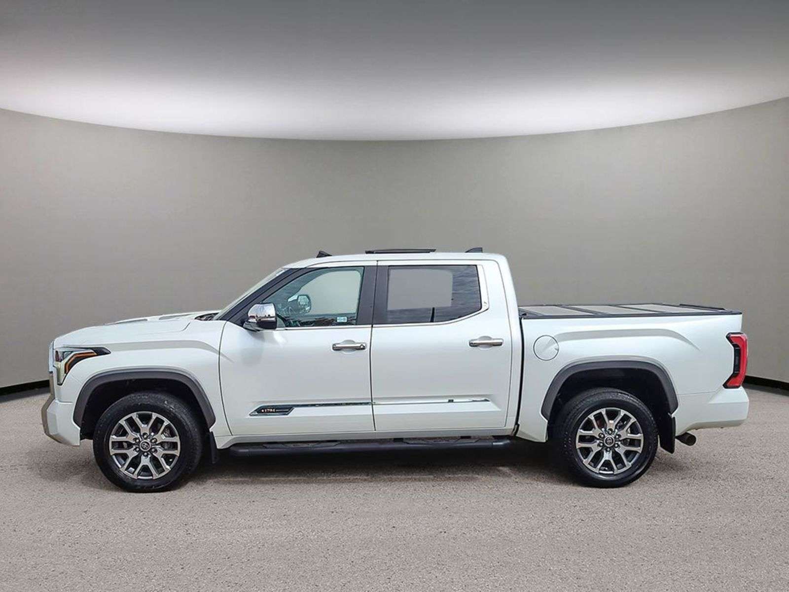 2024 Toyota Tundra 1794 4X4; HUD, JBL, LEATHER, PANORAMIC SUNROOF, HE — снимка 1
