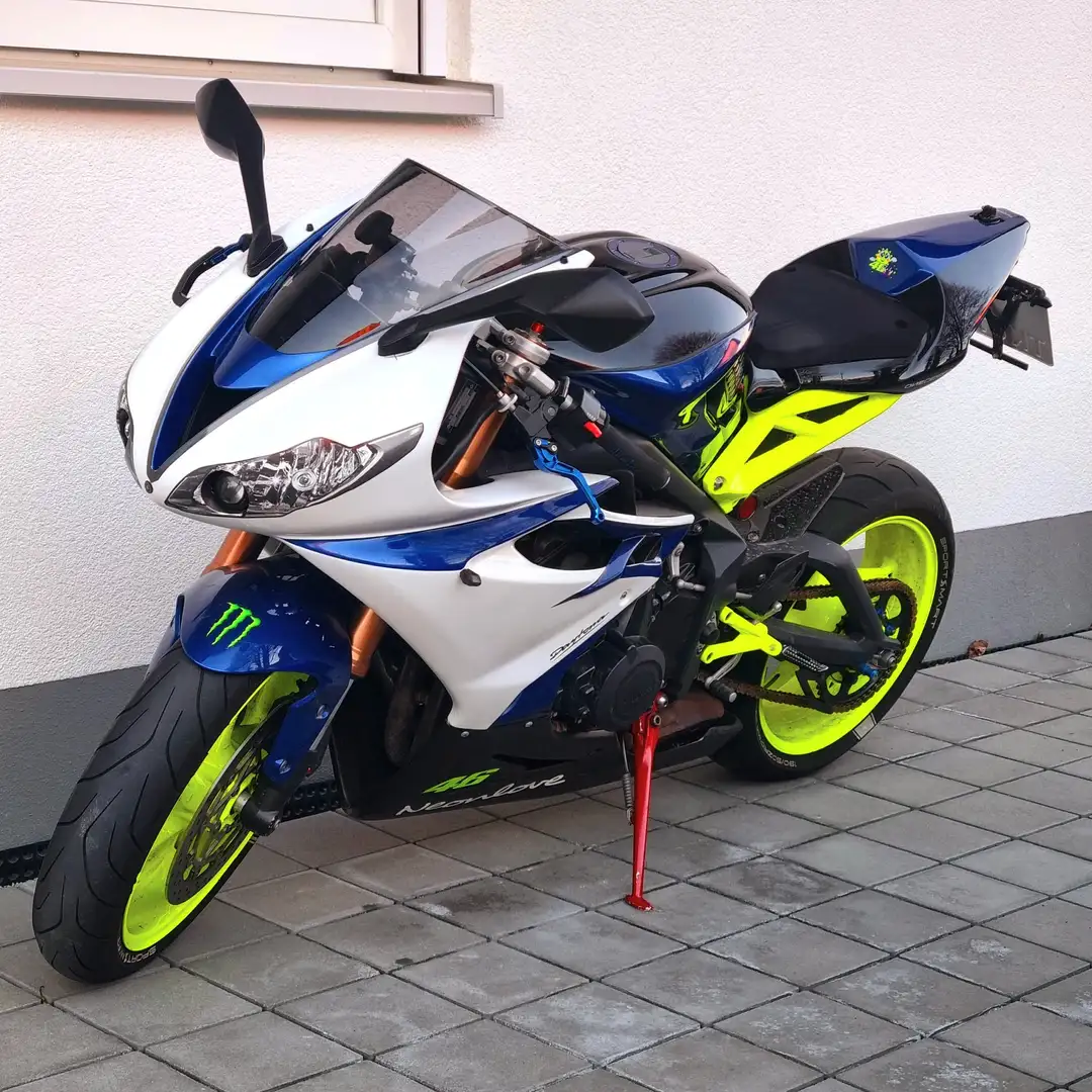 Triumph Daytona 675 White - 2