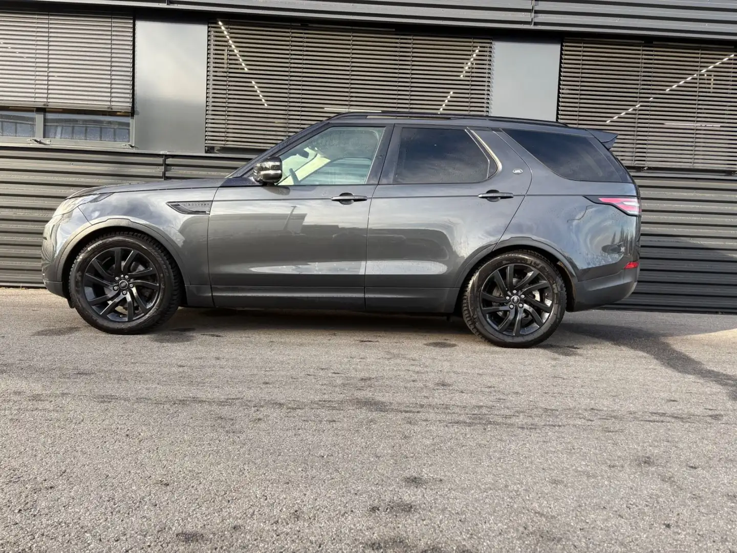 Land Rover Discovery 5 SE TD6-SD-Standheizung-2.Hand Grau - 1
