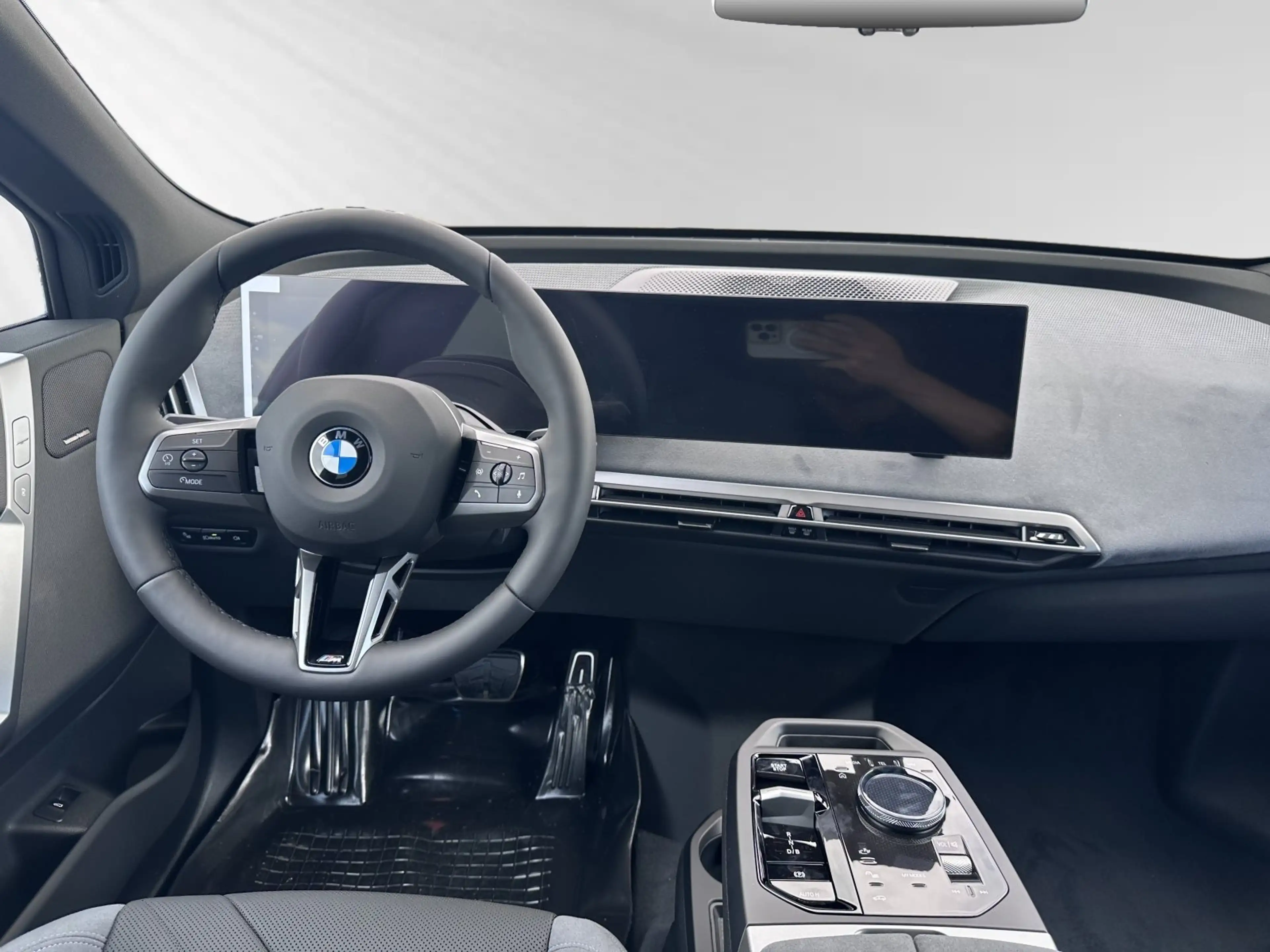 BMW iX xDrive60 M Sport Pro|AHK|DA&PA-Prof.|H/K — photo 11