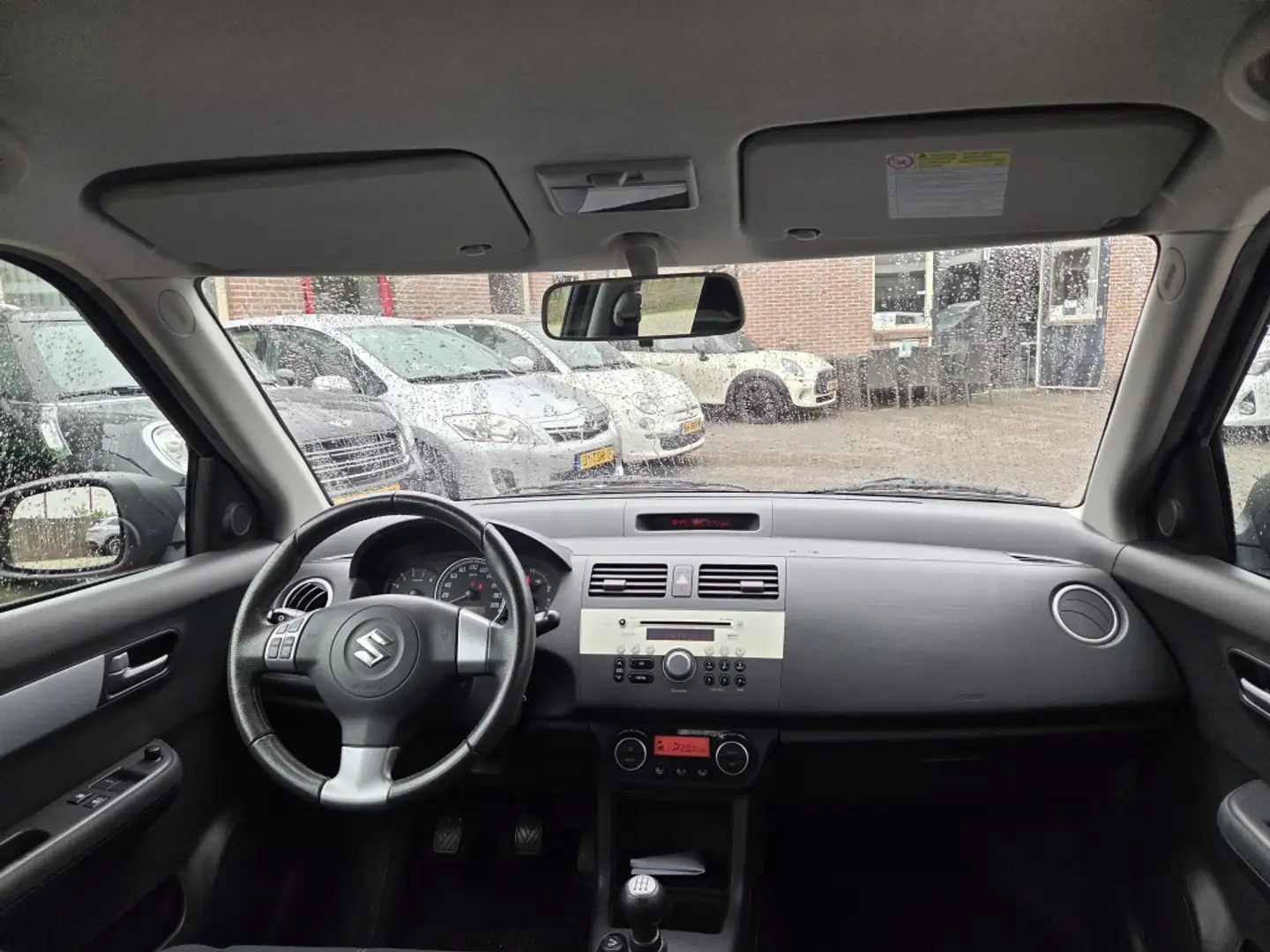 Suzuki Swift 1.3 Bandit Rojo - 2