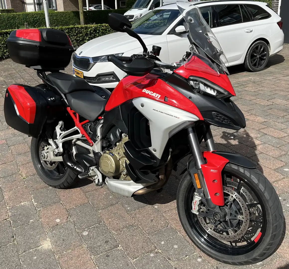 Ducati Multistrada V4 S met 3 koffers Roşu - 2