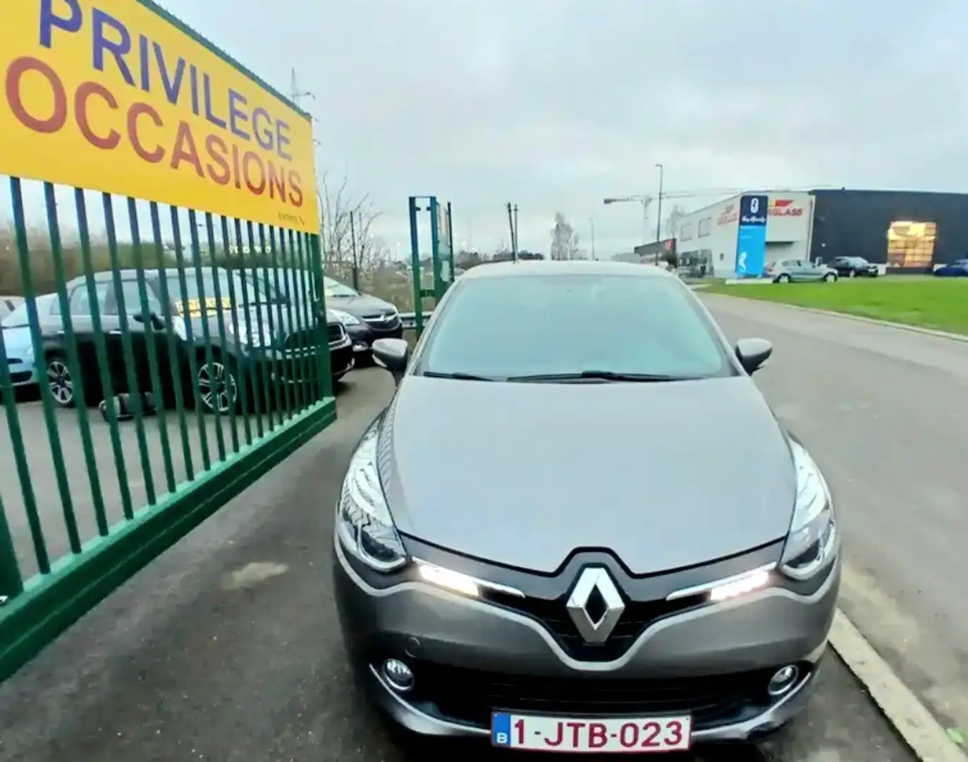 Renault Clio 1.2 TCe AUTOMATIQUE GPS AIRCO FEUX LED Gris - 2