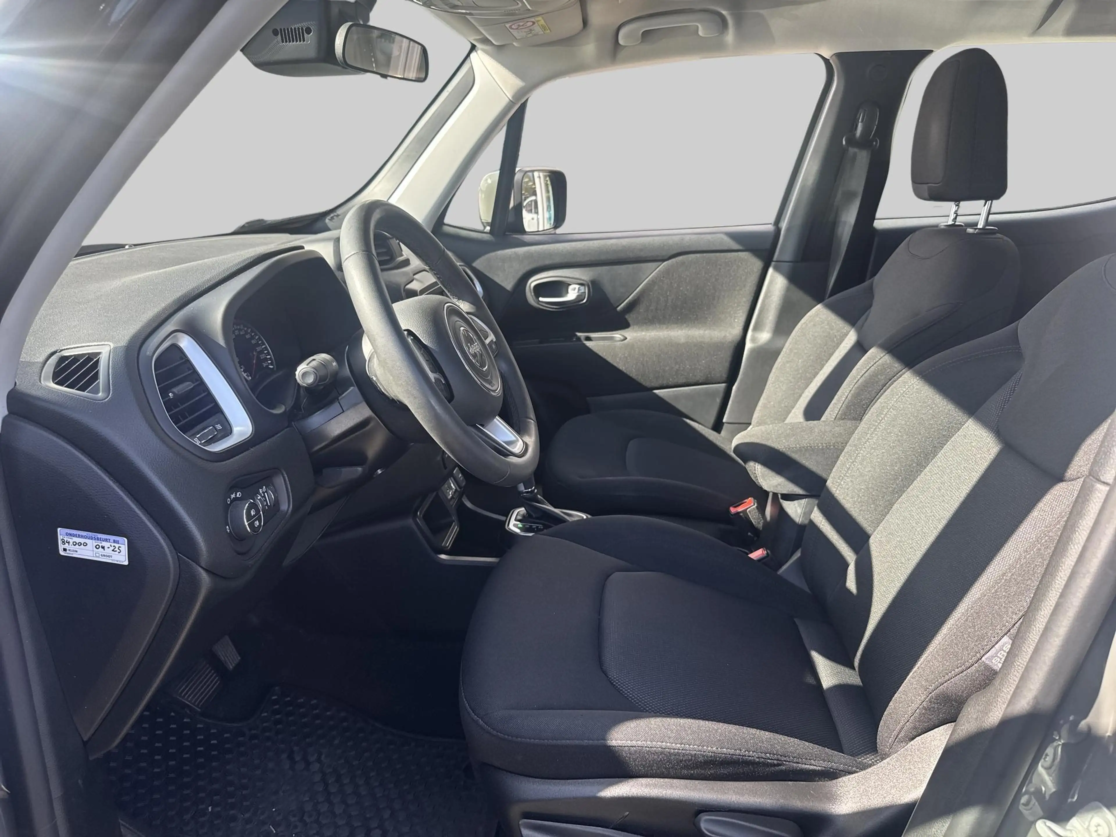 Jeep Renegade 1.3T DDCT Longitude — photo 12