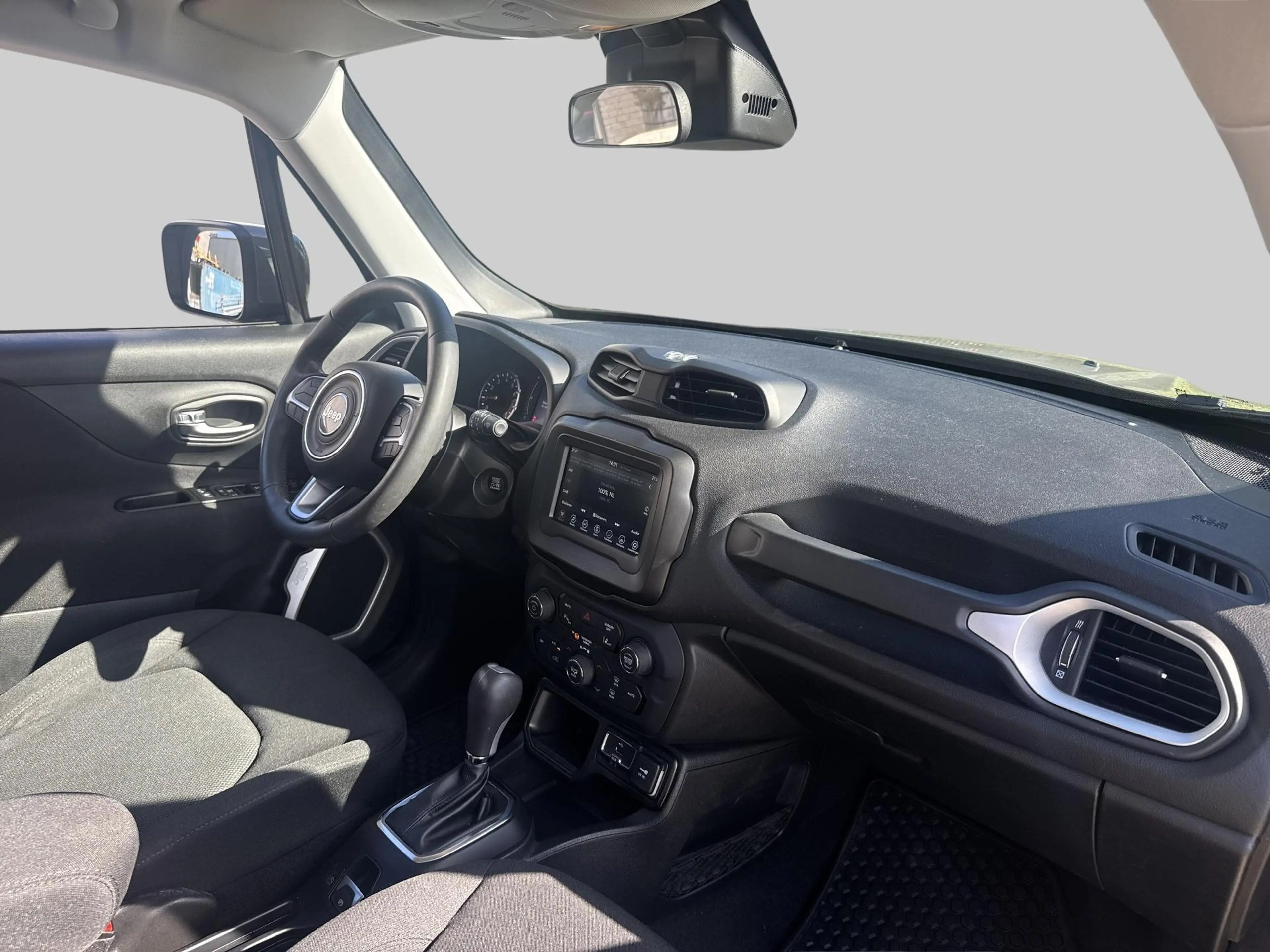 Jeep Renegade 1.3T DDCT Longitude — photo 13