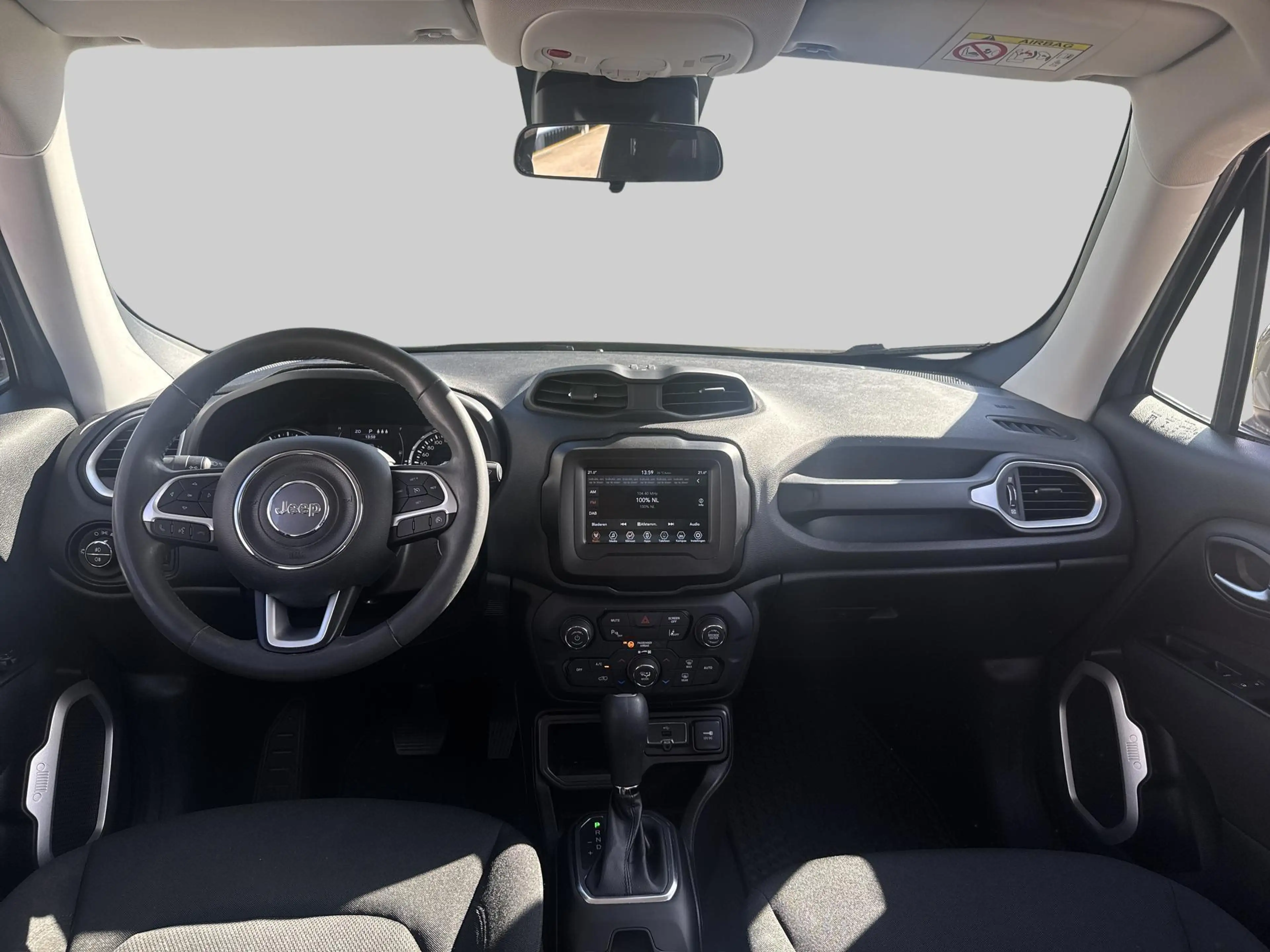 Jeep Renegade 1.3T DDCT Longitude — photo 5