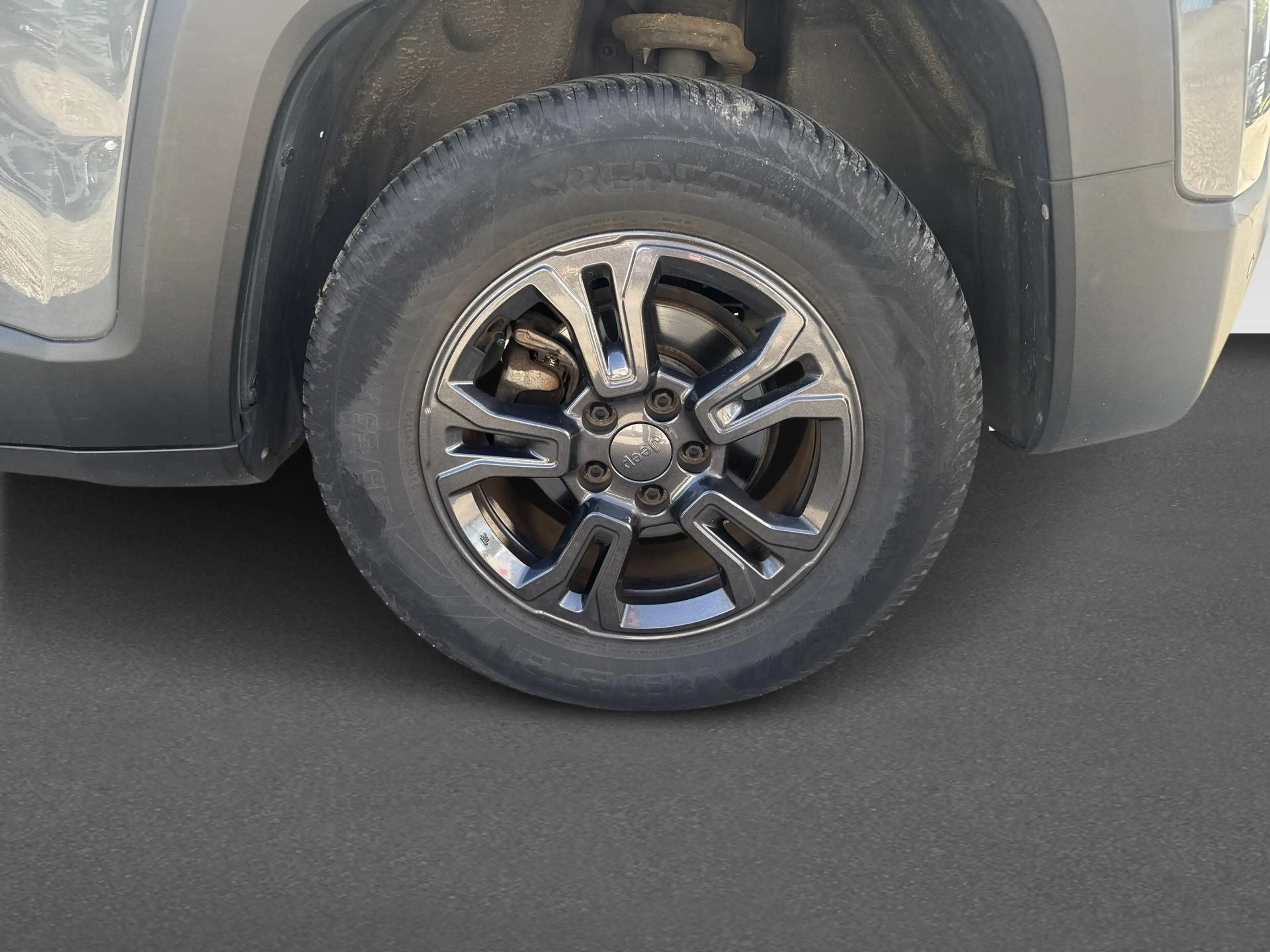 Jeep Renegade 1.3T DDCT Longitude — photo 11